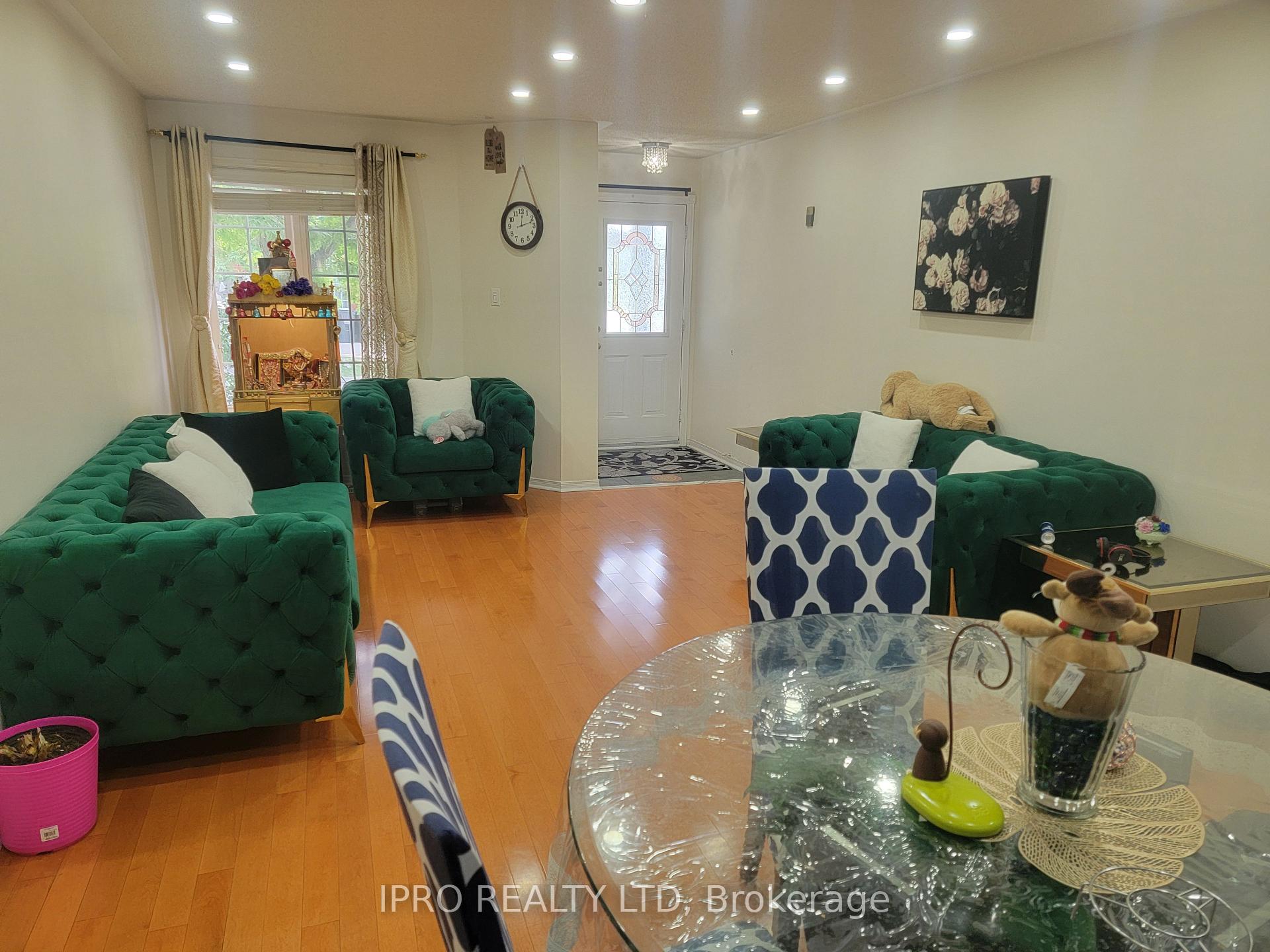 Photo 5 of 54 Heartleaf Crescent, Brampton, Fletcher's Meadow — HOMEH