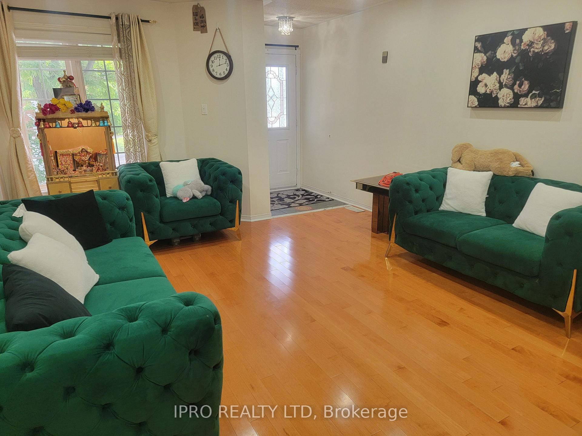 Photo 6 of 54 Heartleaf Crescent, Brampton, Fletcher's Meadow — HOMEH