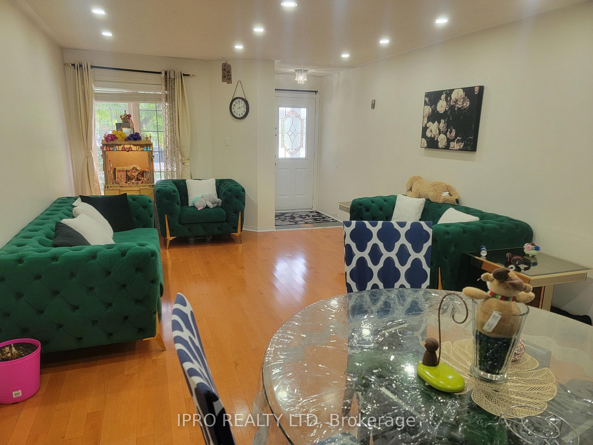 Photo 7 of 54 Heartleaf Crescent, Brampton, Fletcher's Meadow — HOMEH