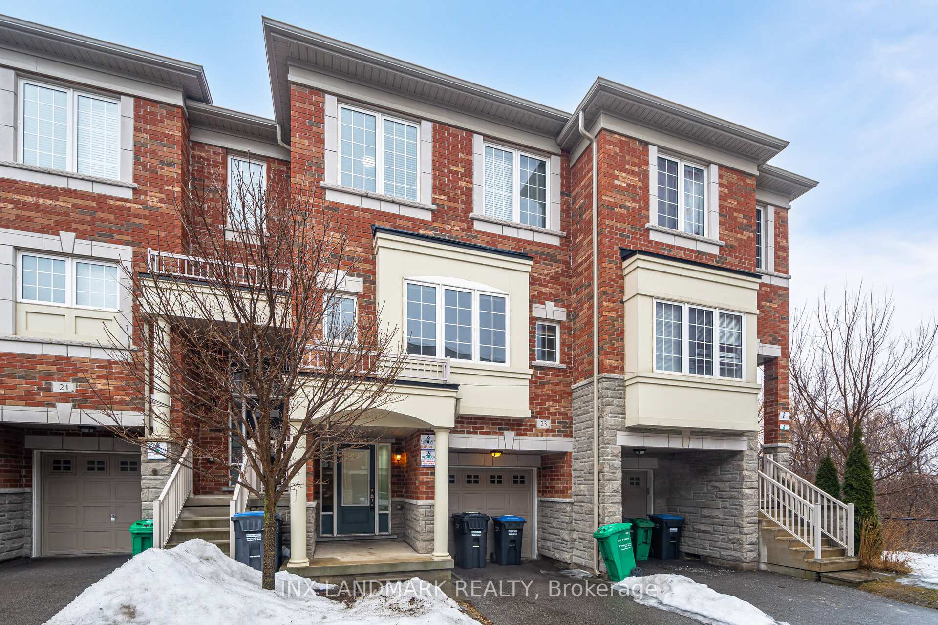Photo 3 of 23 Abercove Close, Brampton, Credit Valley — HOMEH