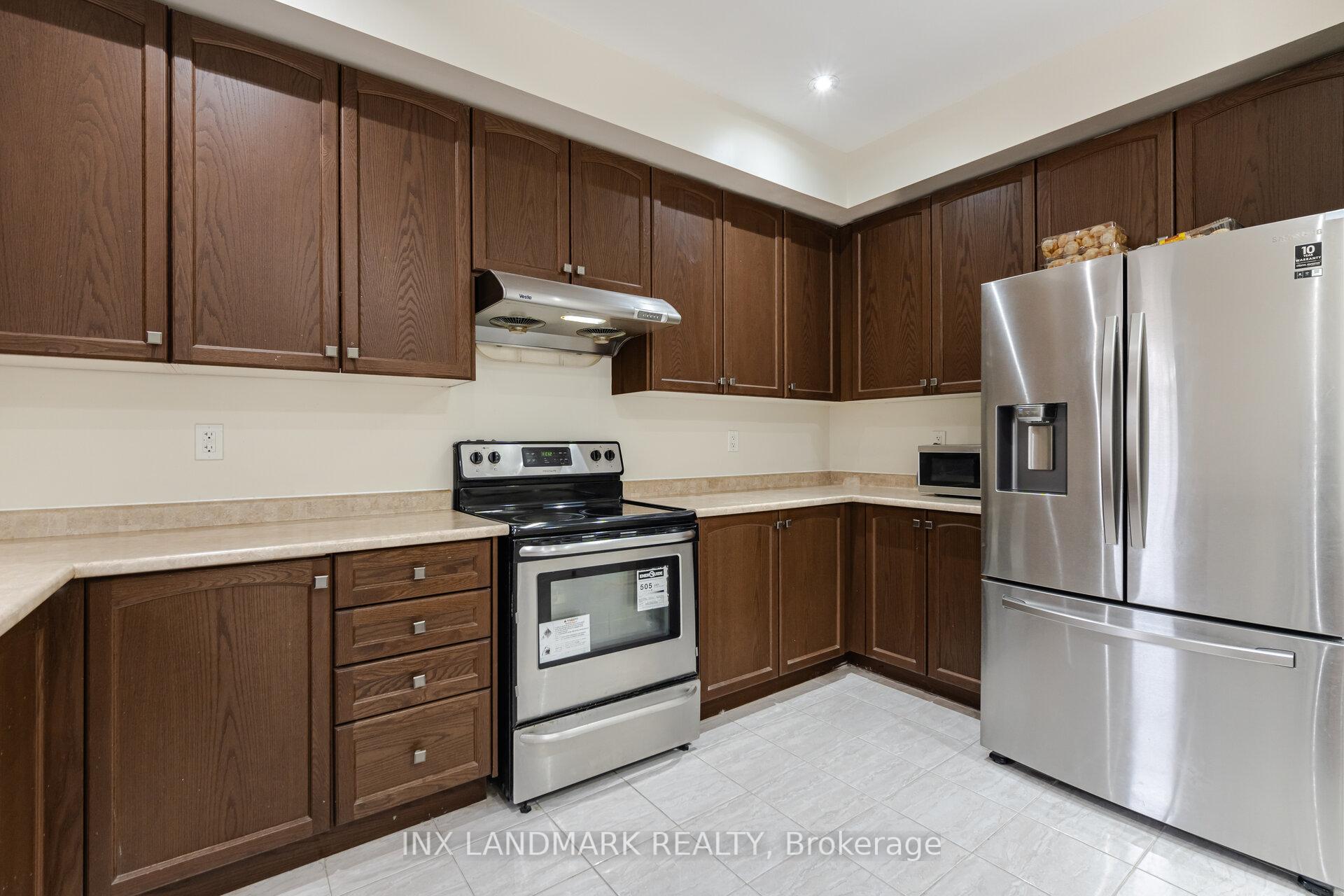 Photo 11 of 23 Abercove Close, Brampton, Credit Valley — HOMEH