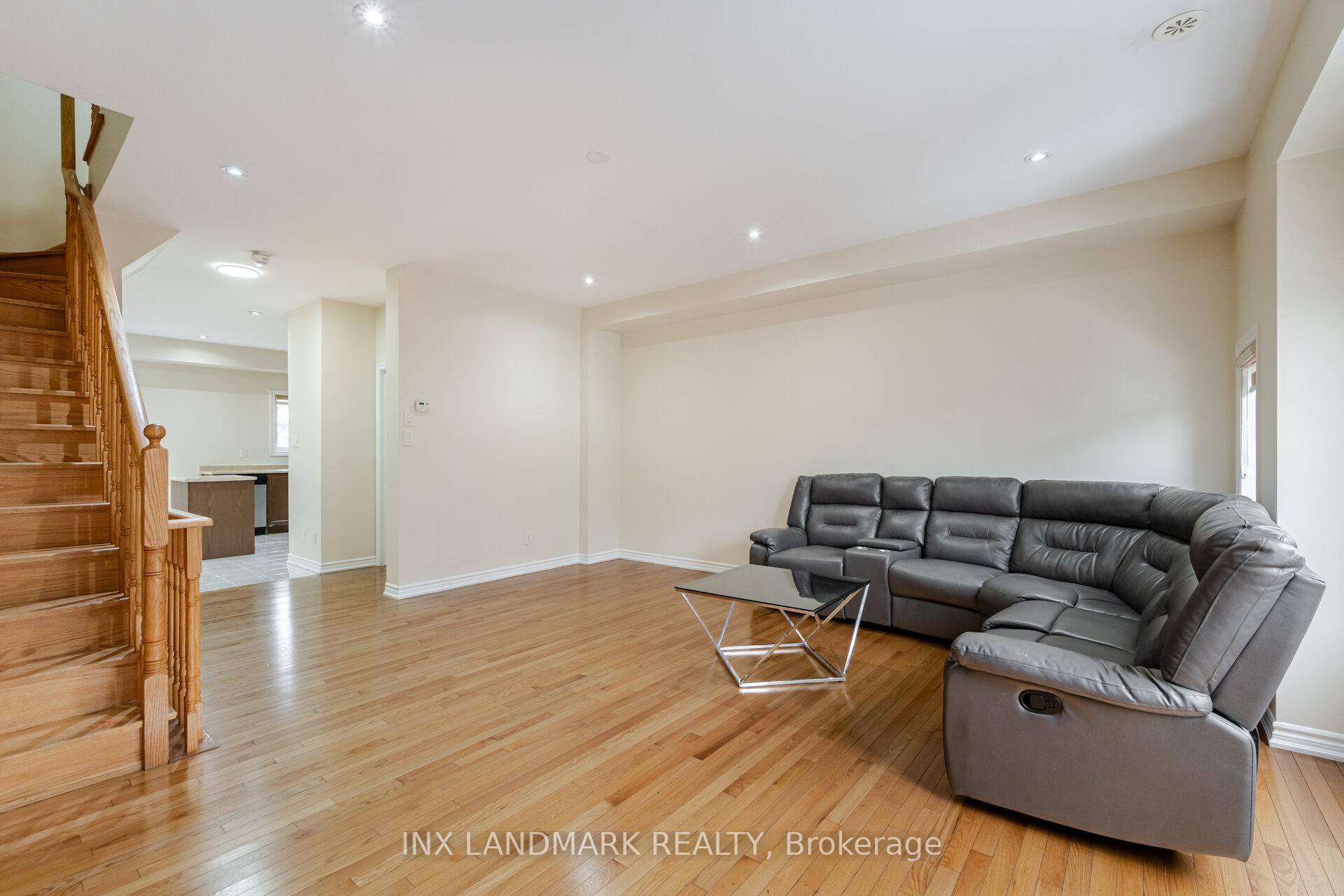 Photo 19 of 23 Abercove Close, Brampton, Credit Valley — HOMEH