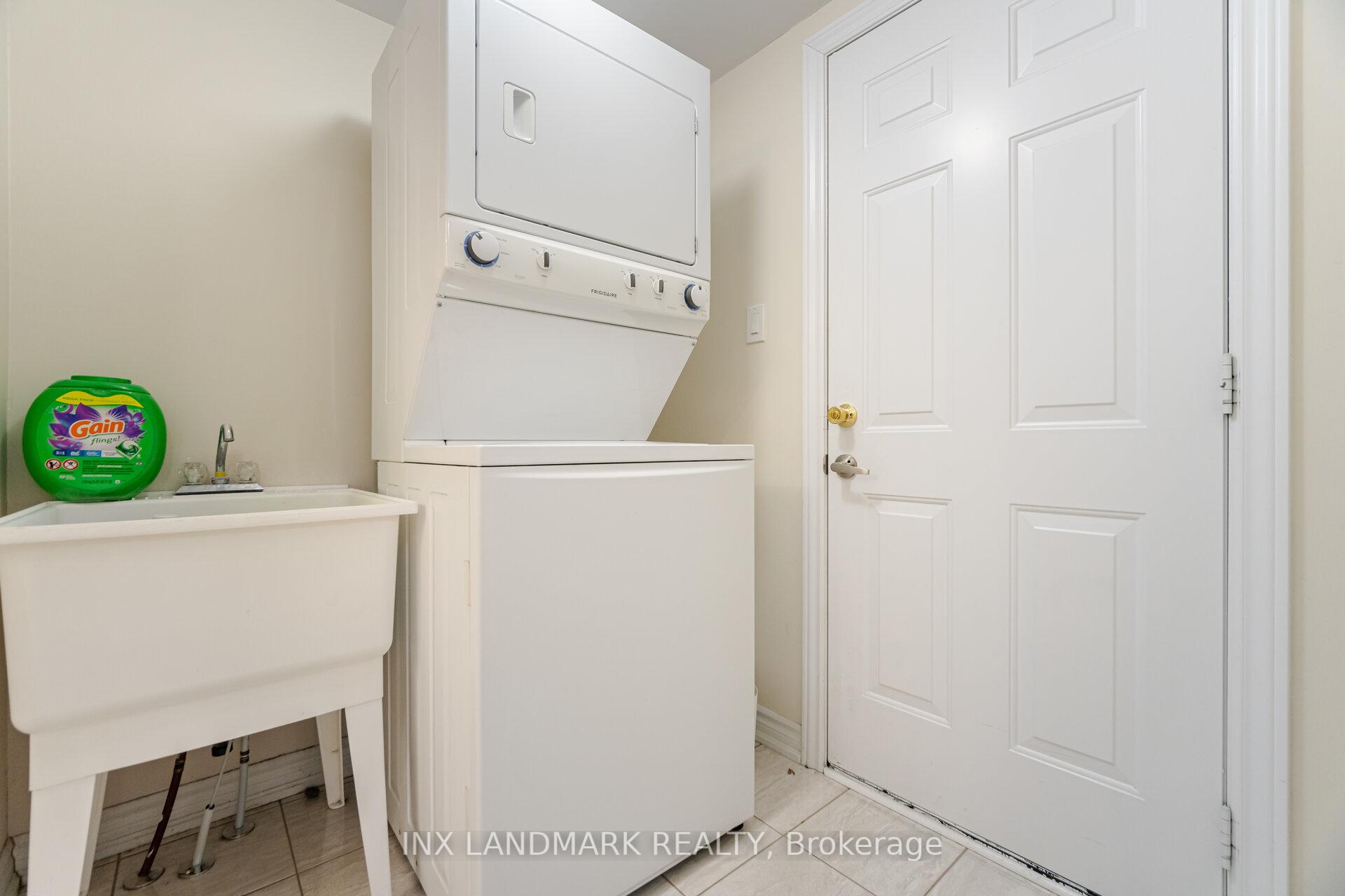 Photo 33 of 23 Abercove Close, Brampton, Credit Valley — HOMEH