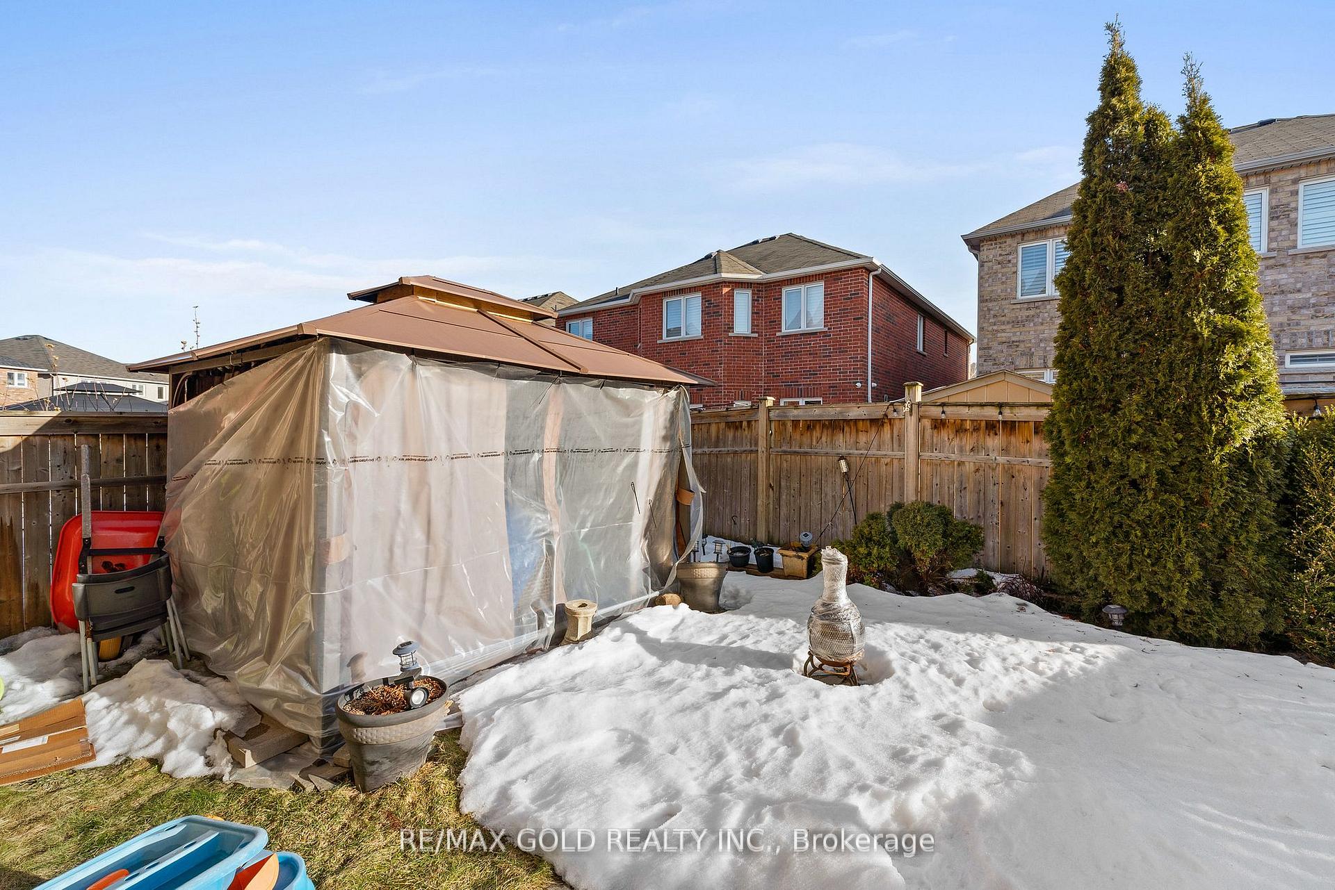 Photo 6 of 7 Powell Drive, Brampton, Sandringham-Wellington — HOMEH
