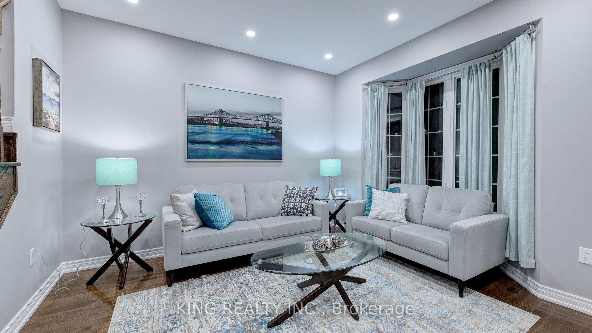 Photo 2 of 56 Cranwood Circle, Brampton, Credit Valley — HOMEH