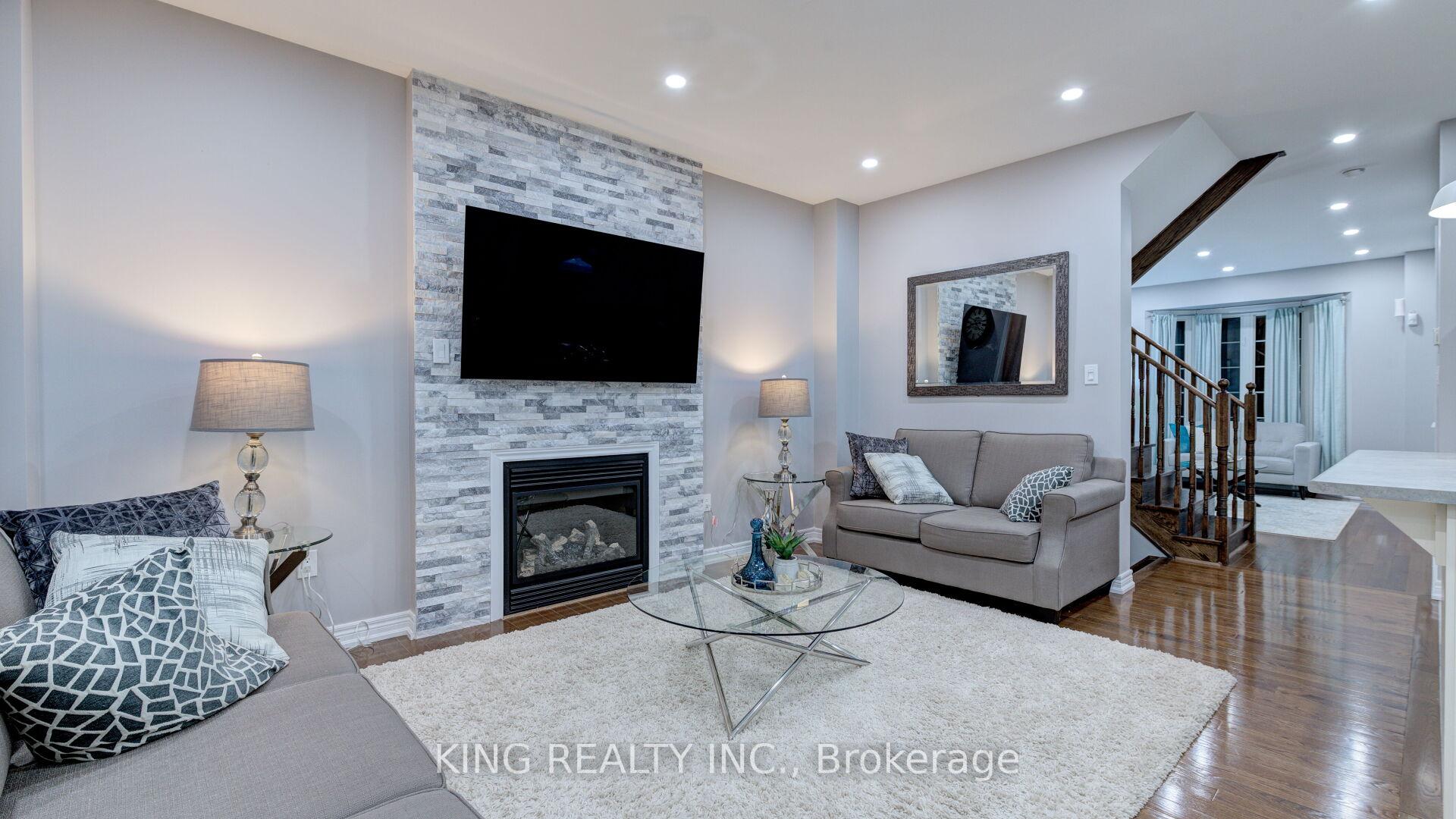 Photo 7 of 56 Cranwood Circle, Brampton, Credit Valley — HOMEH