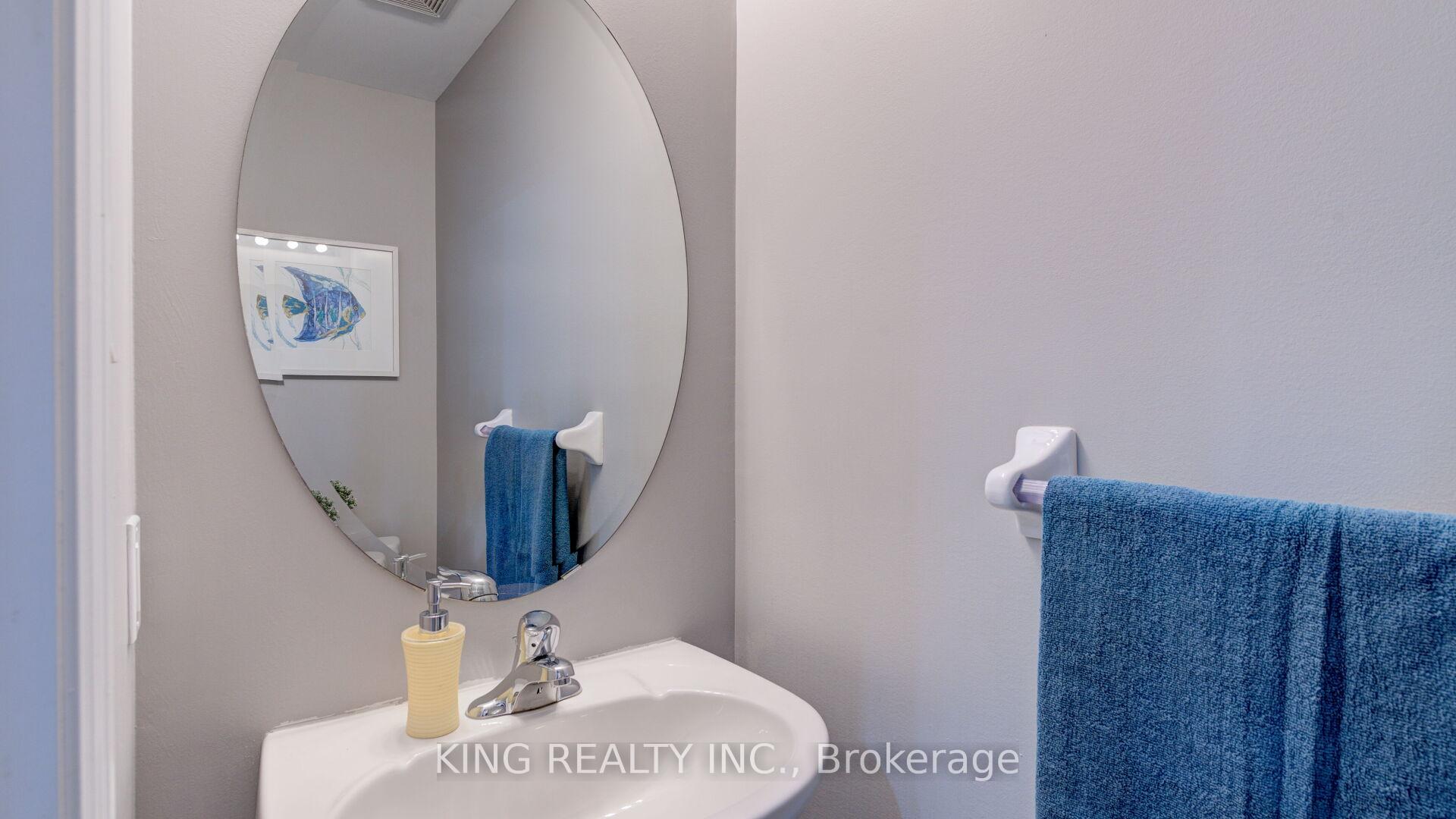 Photo 8 of 56 Cranwood Circle, Brampton, Credit Valley — HOMEH