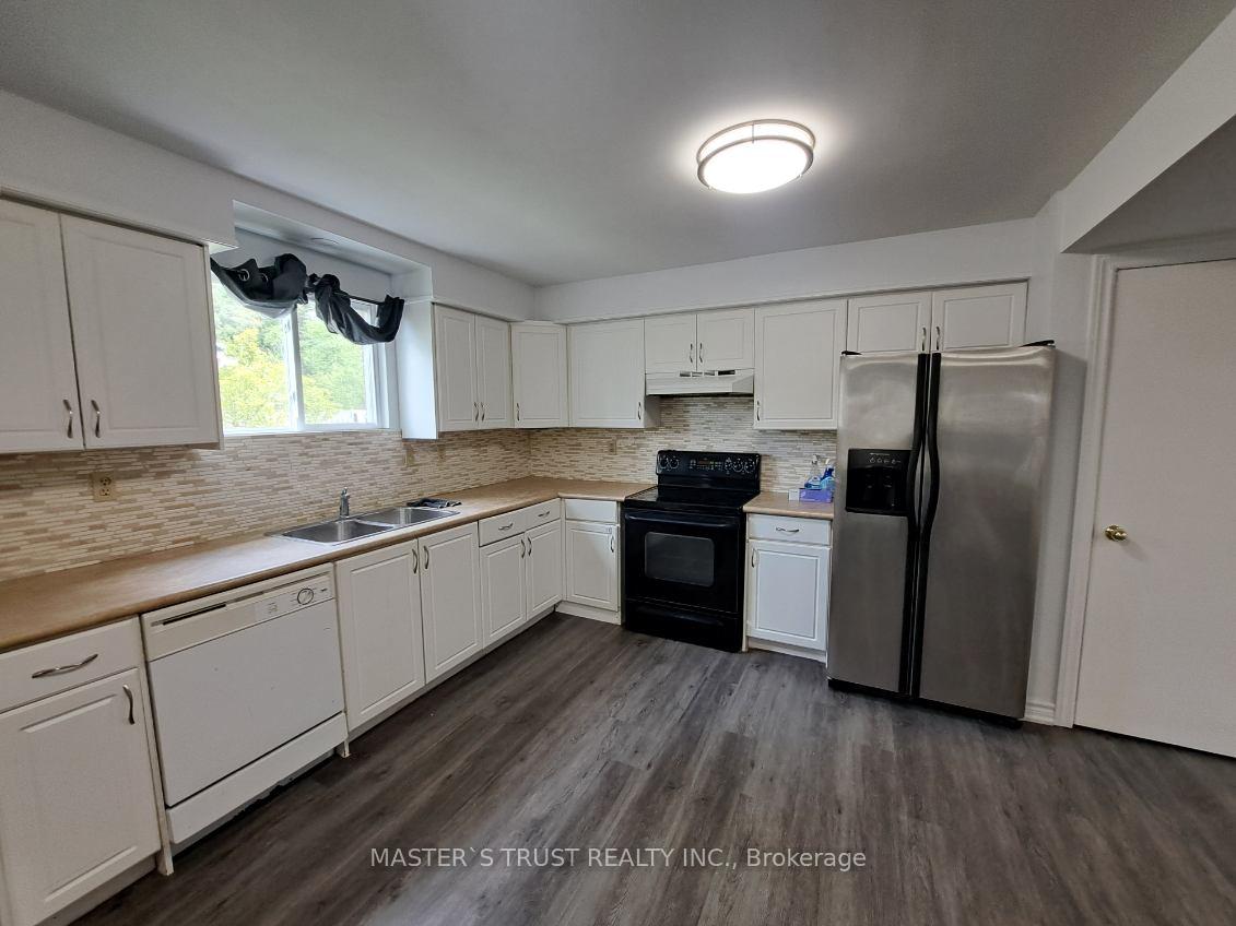 Photo 3 of Unit 2, 22 Brennan Avenue, Barrie, South Shore — HOMEH