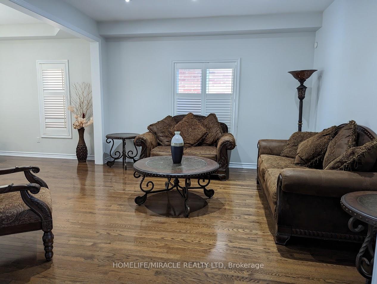 Photo 14 of 194 Don Minaker Drive, Brampton, Bram East — HOMEH