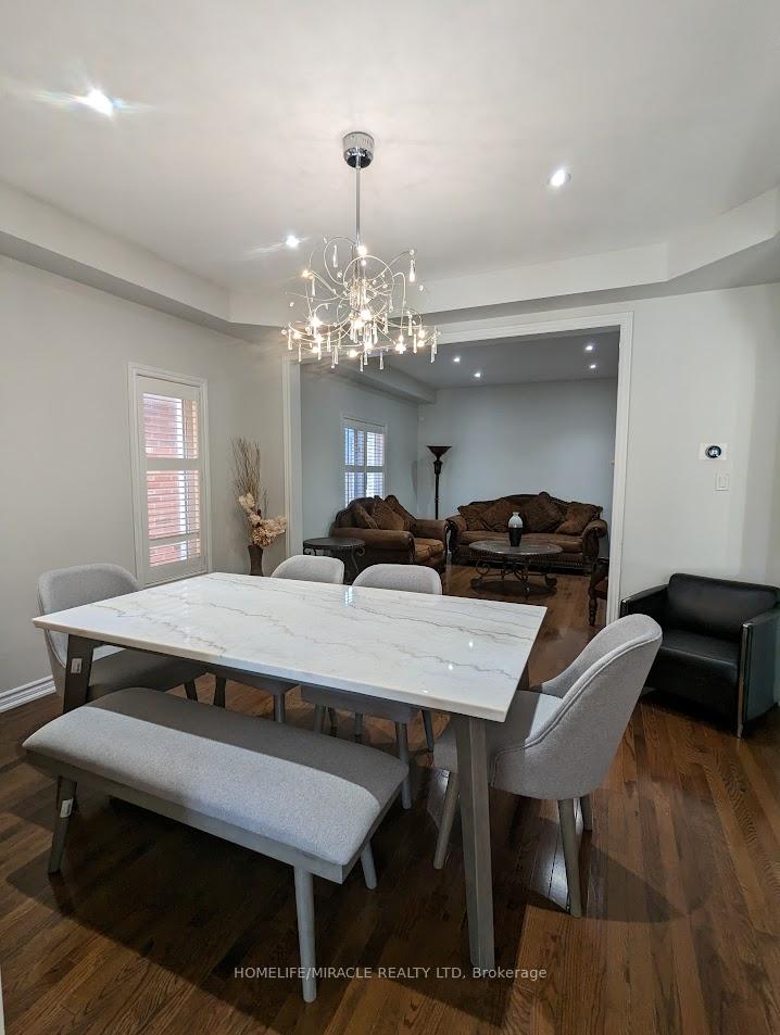 Photo 2 of 194 Don Minaker Drive, Brampton, Bram East — HOMEH
