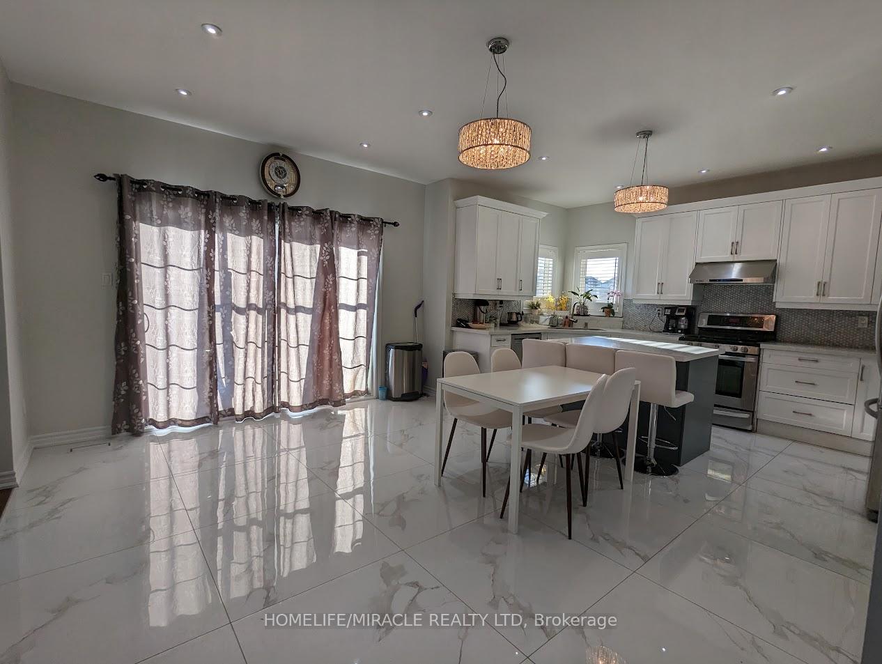 Photo 11 of 194 Don Minaker Drive, Brampton, Bram East — HOMEH