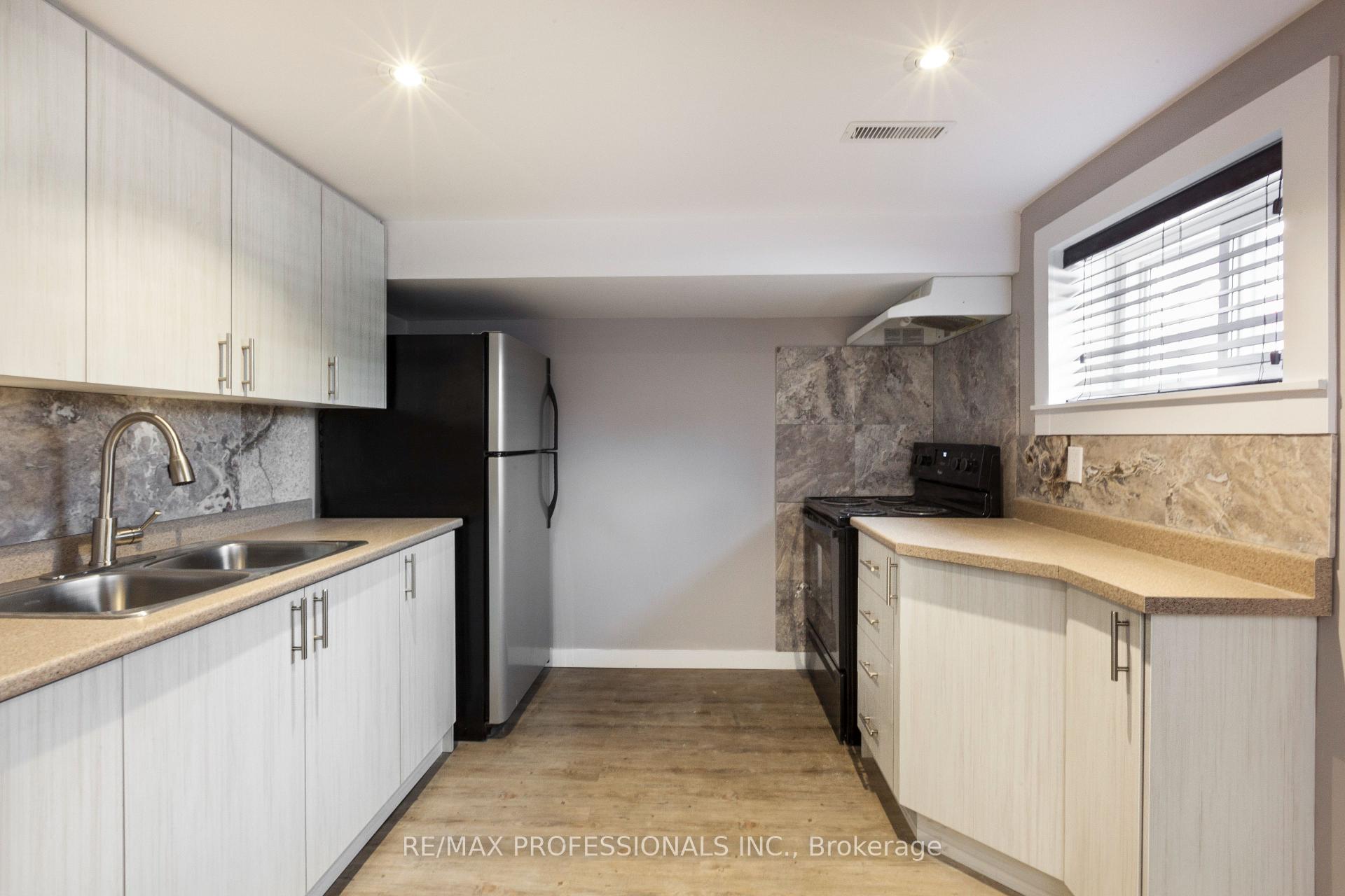 Photo 13 of Unit Lower, 31 Tolton Drive, Brampton, Brampton North — HOMEH