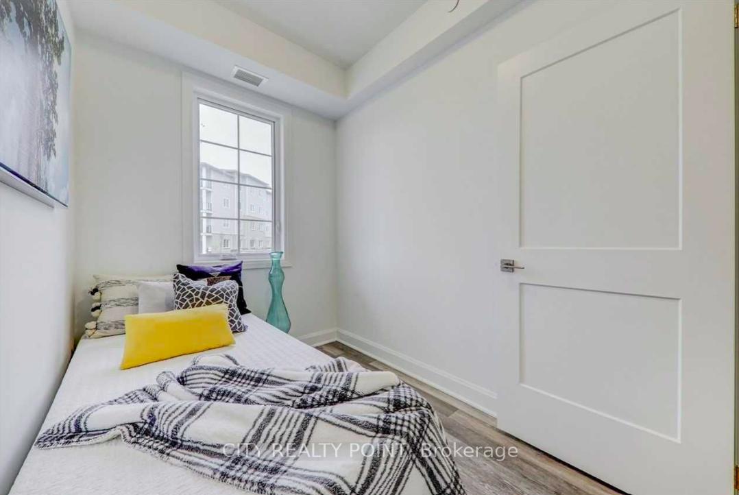 Photo 14 of Unit 121, 50 Lakebreeze Drive E, Clarington, Newcastle — HOMEH