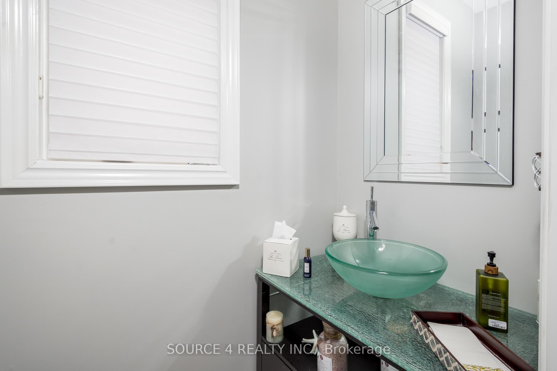 Photo 9 of Unit Upper Level, 45 Lesabre Crescent, Brampton, Bram East — HOMEH