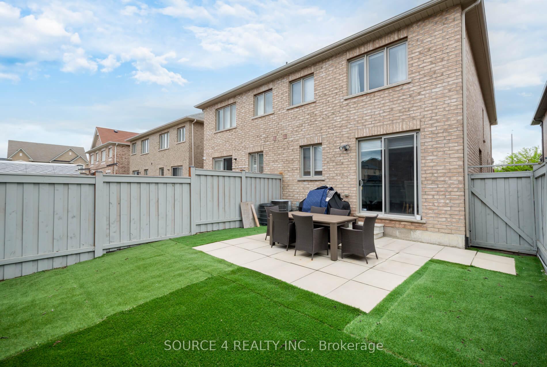 Photo 24 of Unit Upper Level, 45 Lesabre Crescent, Brampton, Bram East — HOMEH