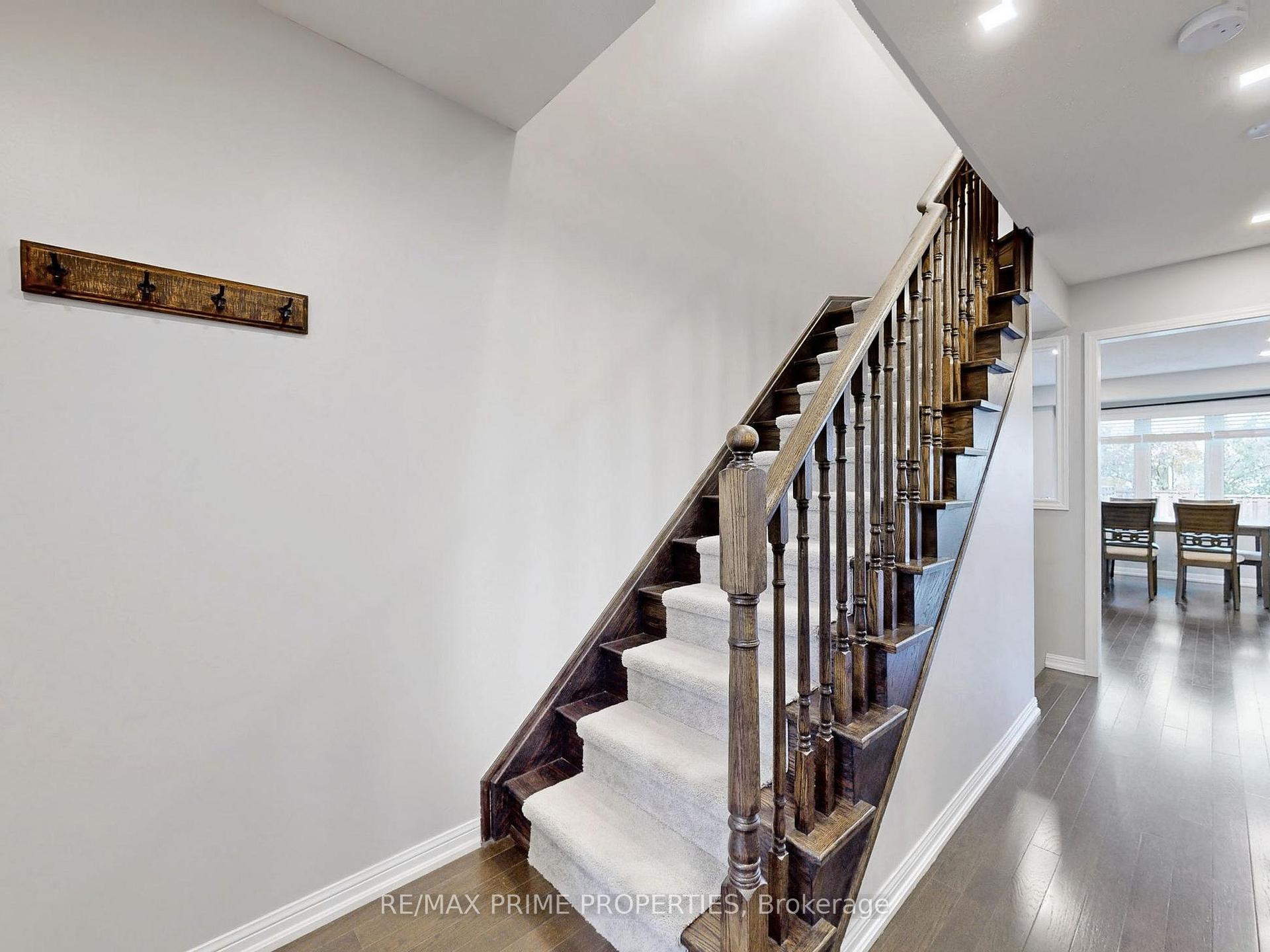 Photo 17 of 5 Dykstra Lane, Clarington, Bowmanville — HOMEH