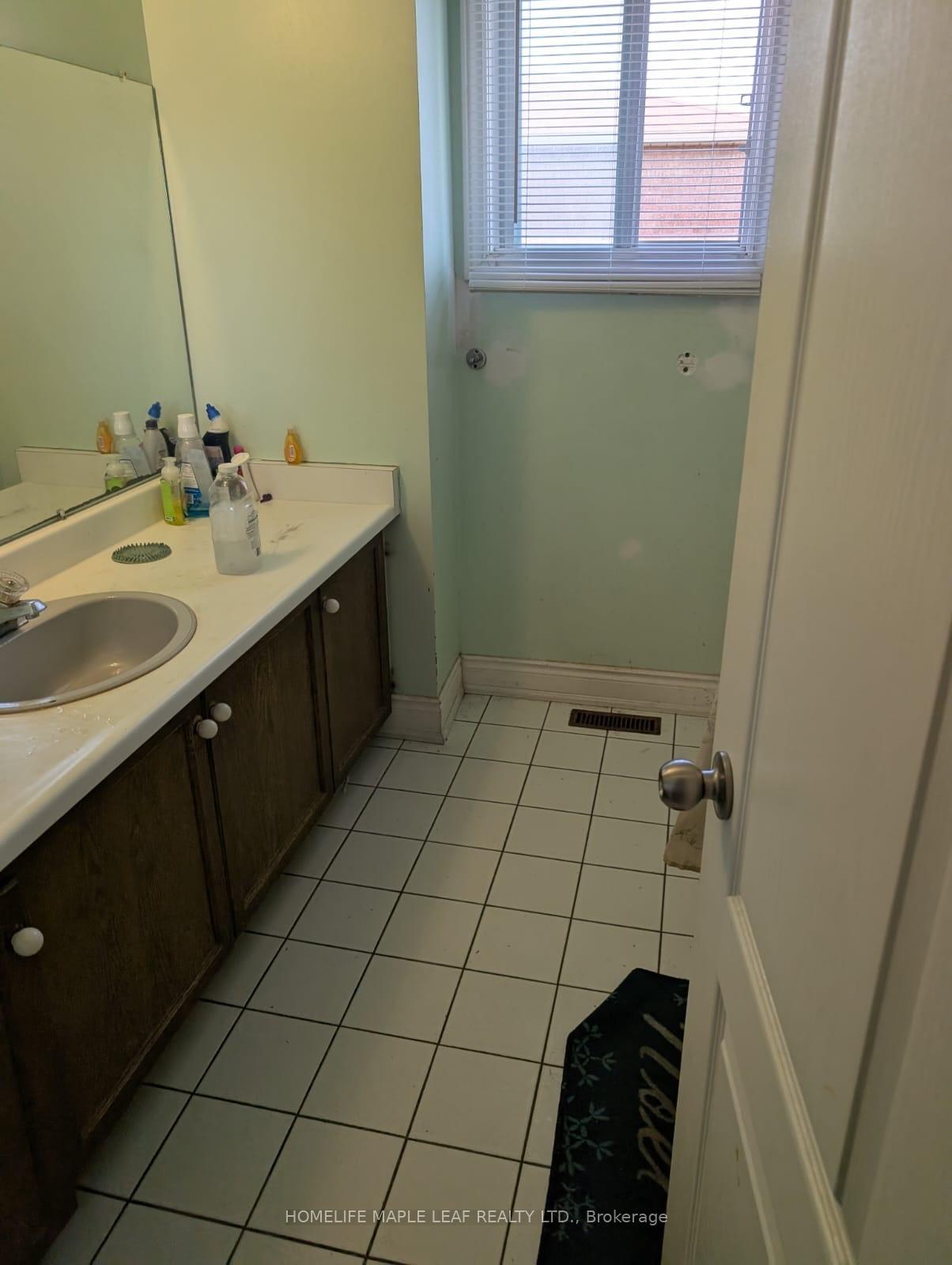Photo 6 of 45 Adam Street, Brampton, Heart Lake West — HOMEH
