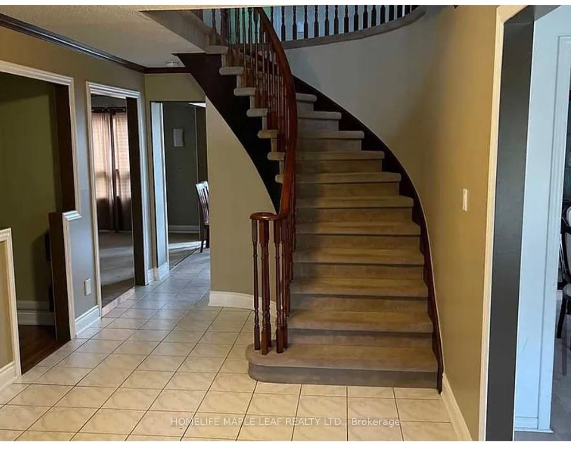 Photo 10 of 45 Adam Street, Brampton, Heart Lake West — HOMEH