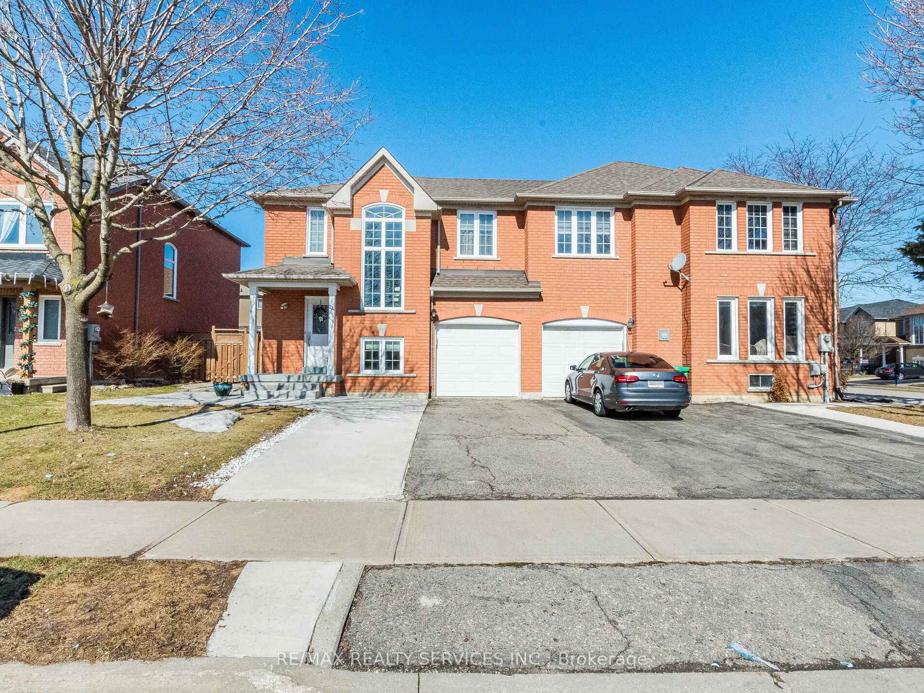 Photo 2 of 24 Red Clover Road, Brampton, Sandringham-Wellington — HOMEH