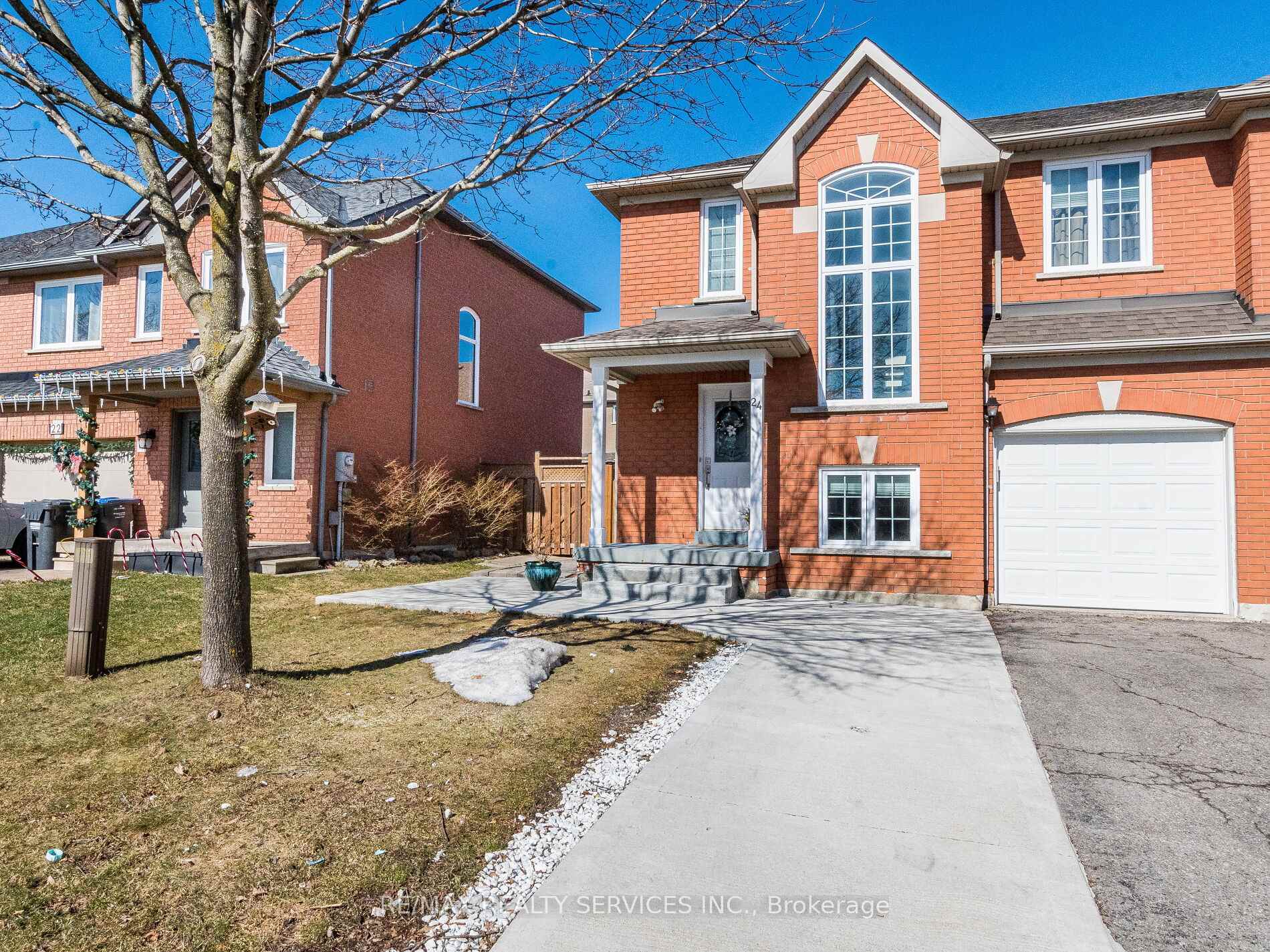 Photo 4 of 24 Red Clover Road, Brampton, Sandringham-Wellington — HOMEH