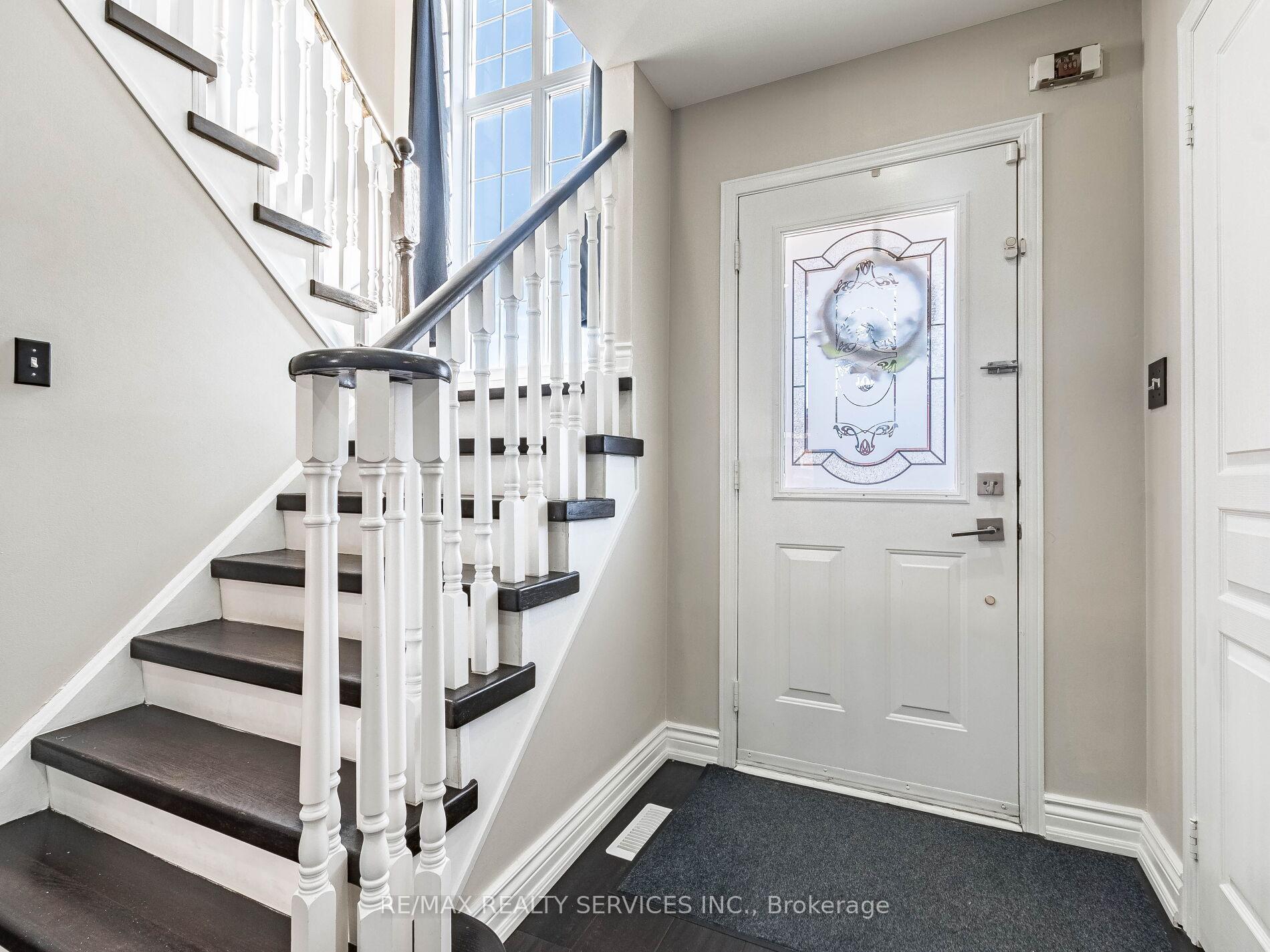 Photo 8 of 24 Red Clover Road, Brampton, Sandringham-Wellington — HOMEH