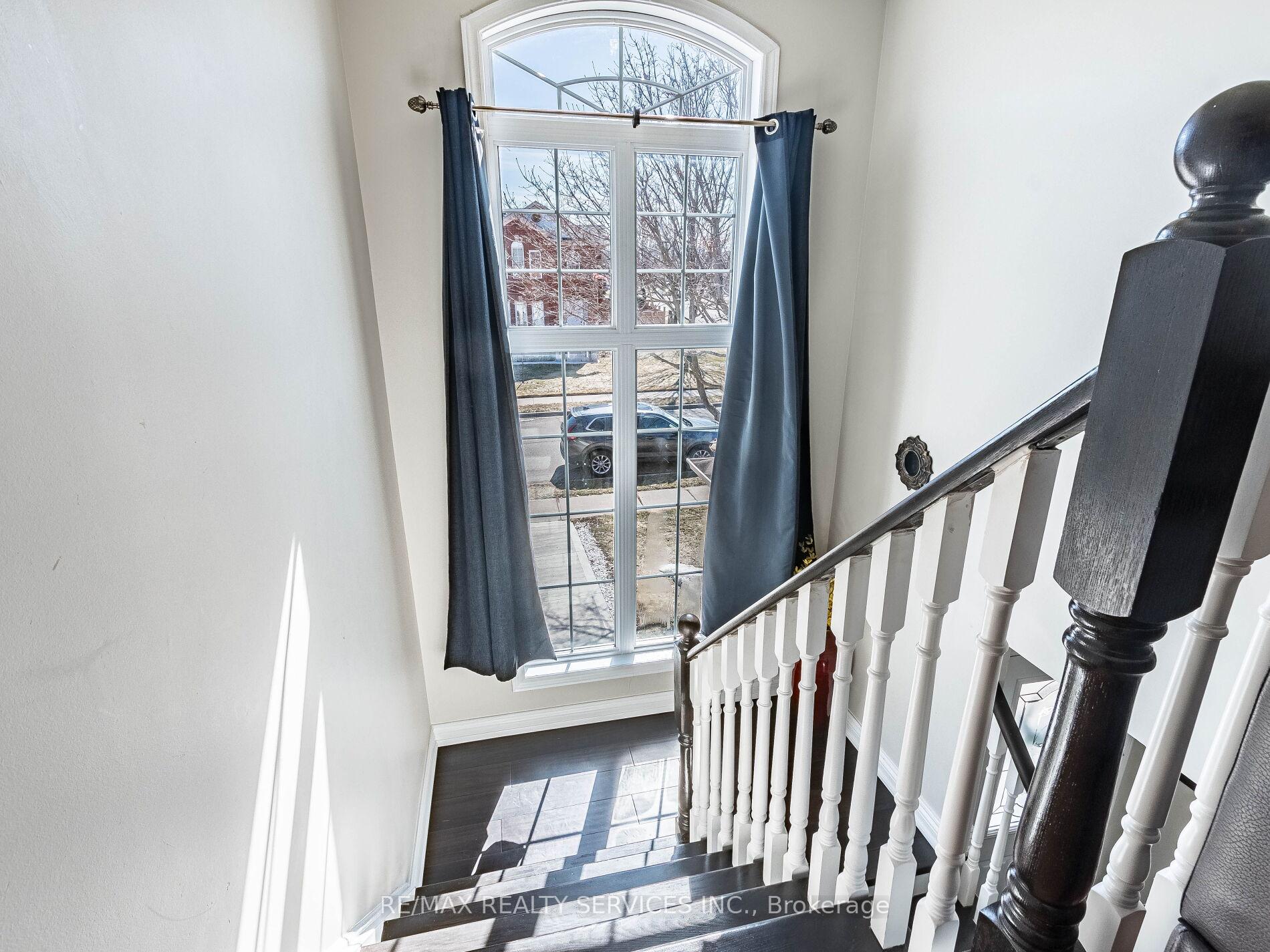 Photo 16 of 24 Red Clover Road, Brampton, Sandringham-Wellington — HOMEH
