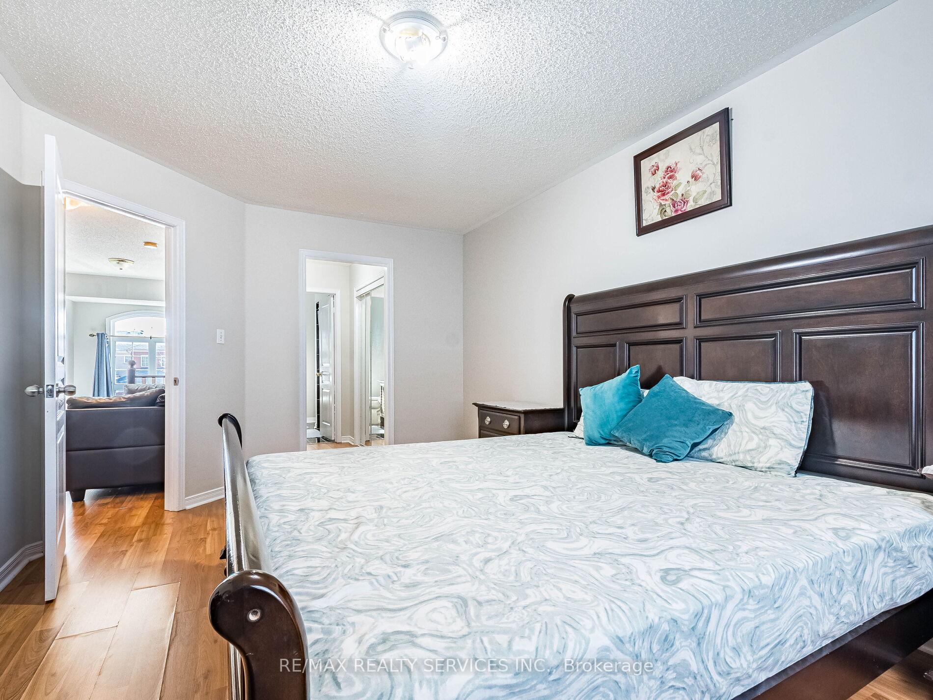 Photo 21 of 24 Red Clover Road, Brampton, Sandringham-Wellington — HOMEH