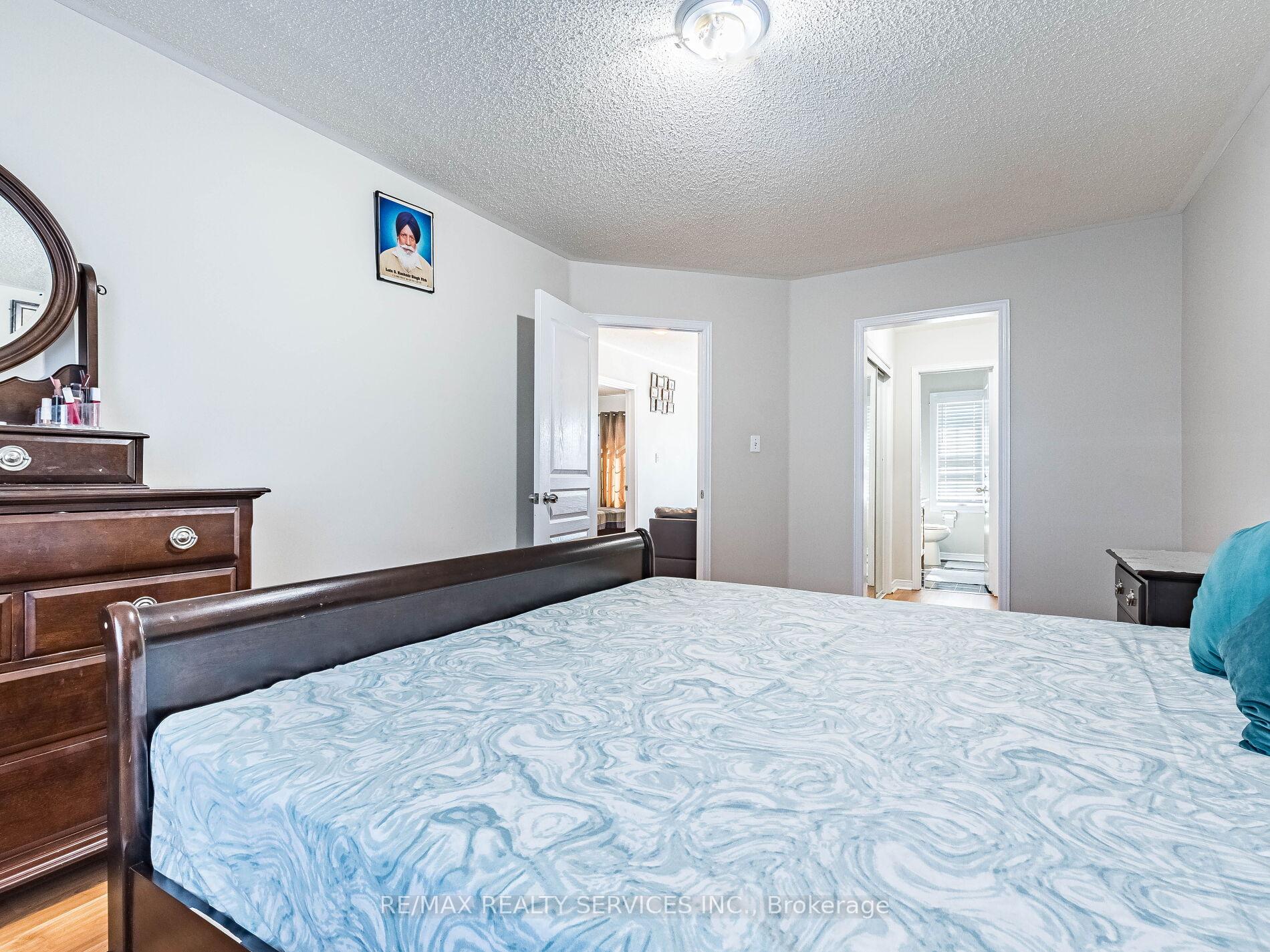 Photo 22 of 24 Red Clover Road, Brampton, Sandringham-Wellington — HOMEH