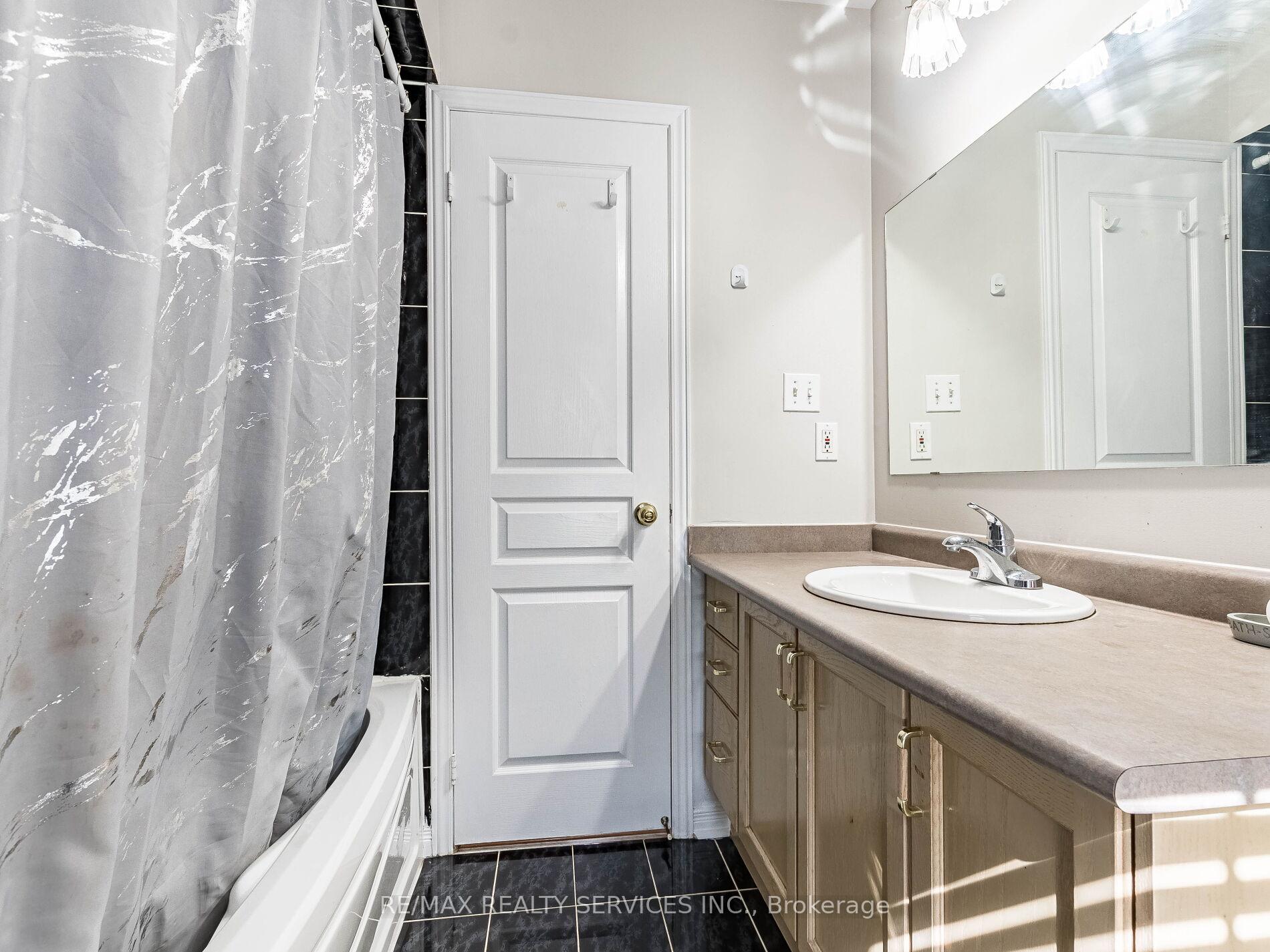 Photo 26 of 24 Red Clover Road, Brampton, Sandringham-Wellington — HOMEH
