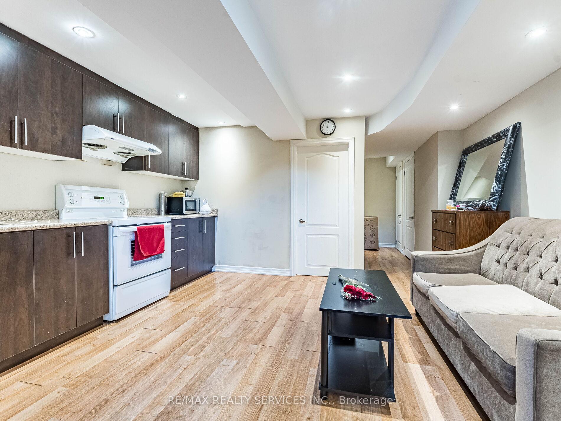 Photo 33 of 24 Red Clover Road, Brampton, Sandringham-Wellington — HOMEH