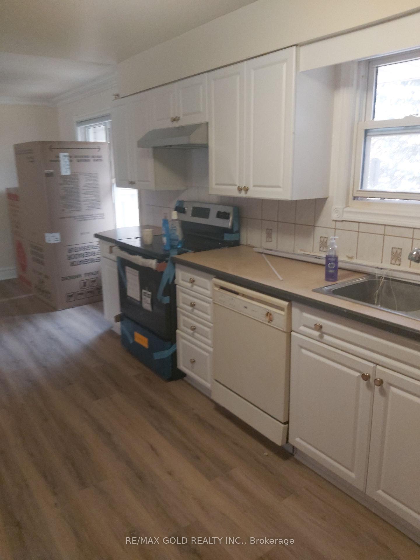 Photo 2 of 2519 Embleton Road, Brampton, Bram West — HOMEH