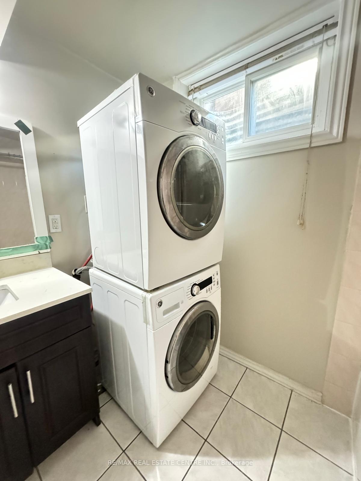 Photo 13 of 3 Scarlett Drive, Brampton, Fletcher's Creek South — HOMEH