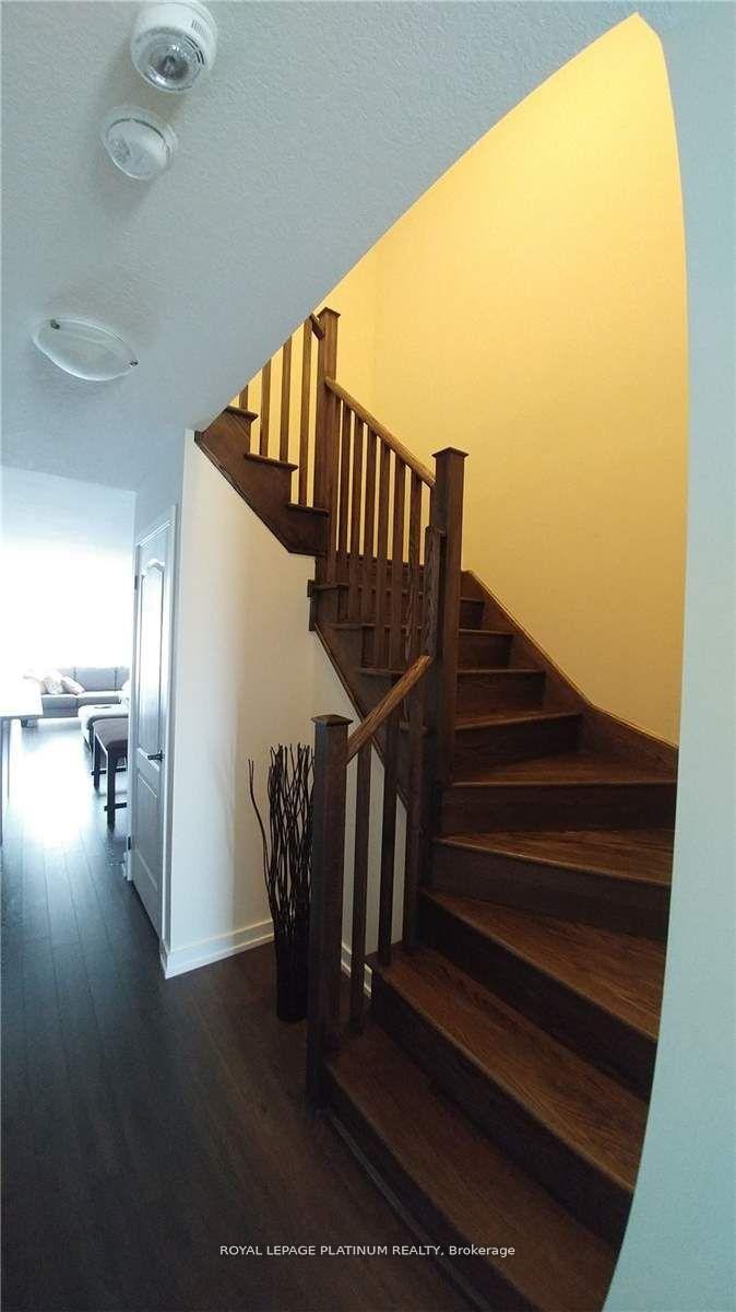 Photo 9 of 18 Clinton Street, Brampton, Northwest Brampton — HOMEH