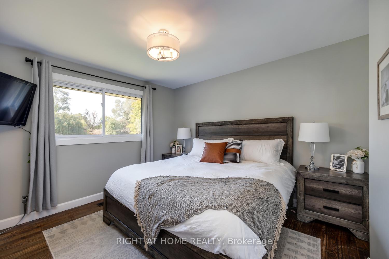 Photo 15 of 420 Parkhill Road E, Douro-Dummer — HOMEH