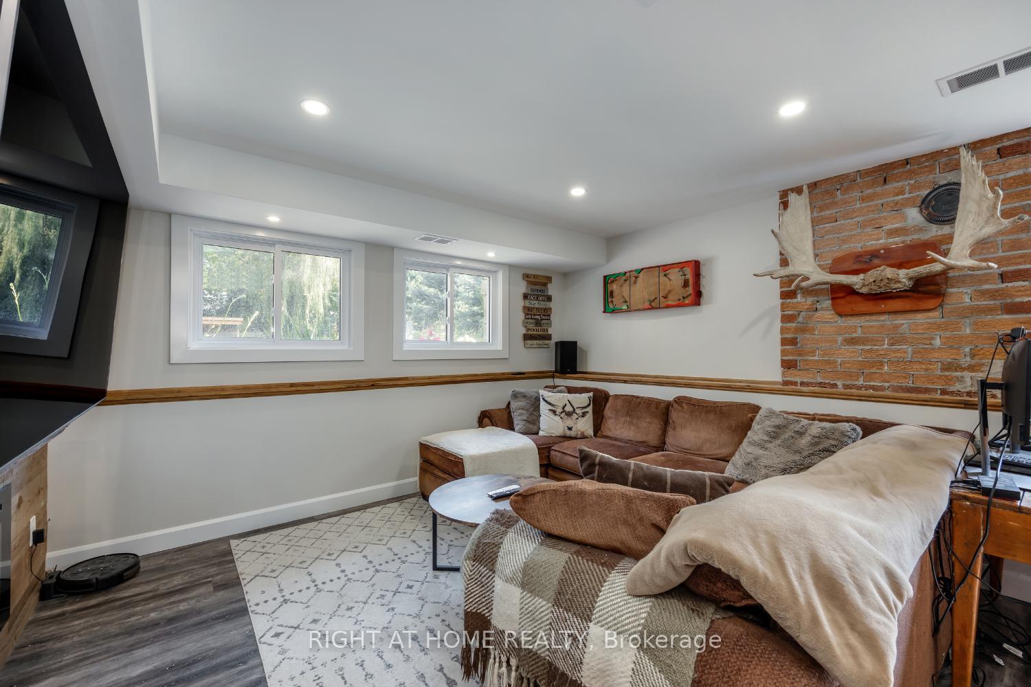 Photo 20 of 420 Parkhill Road E, Douro-Dummer — HOMEH
