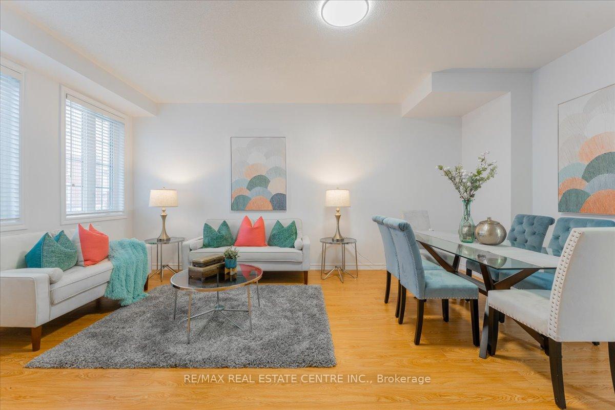 Photo 12 of 7 Shiff Crescent, Brampton, Heart Lake East — HOMEH