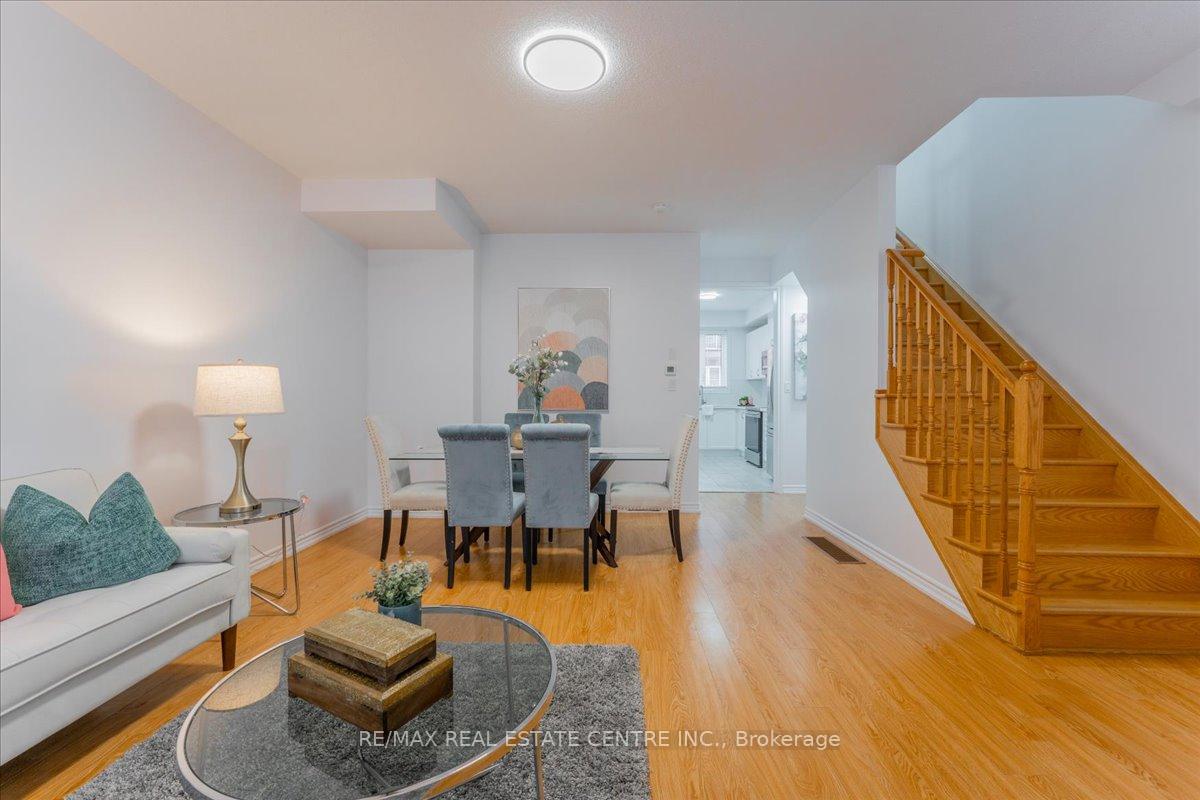 Photo 16 of 7 Shiff Crescent, Brampton, Heart Lake East — HOMEH