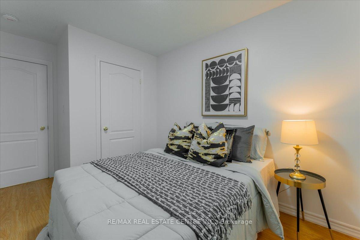 Photo 35 of 7 Shiff Crescent, Brampton, Heart Lake East — HOMEH