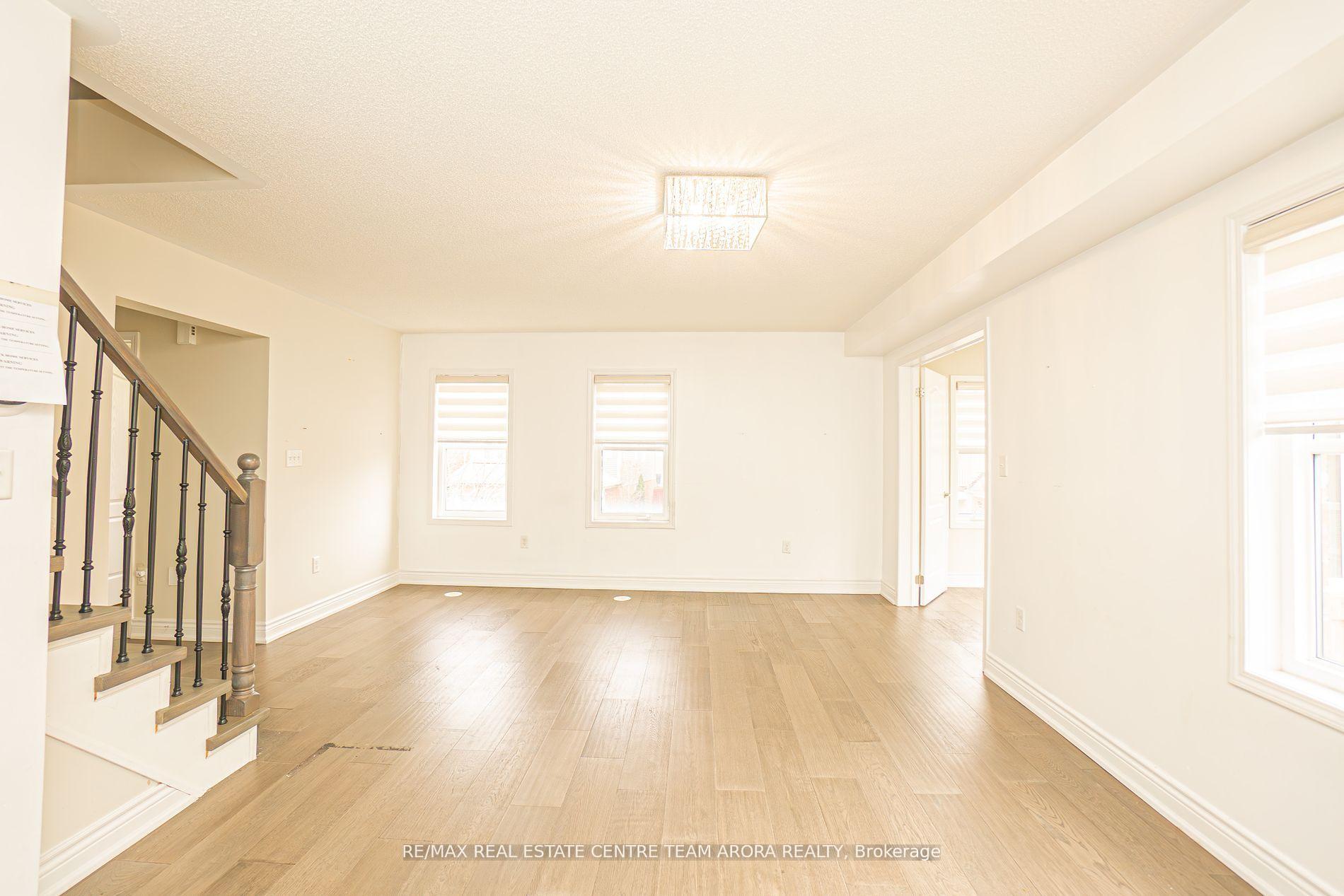 Photo 3 of 69 Betterton Crescent, Brampton, Northwest Brampton — HOMEH