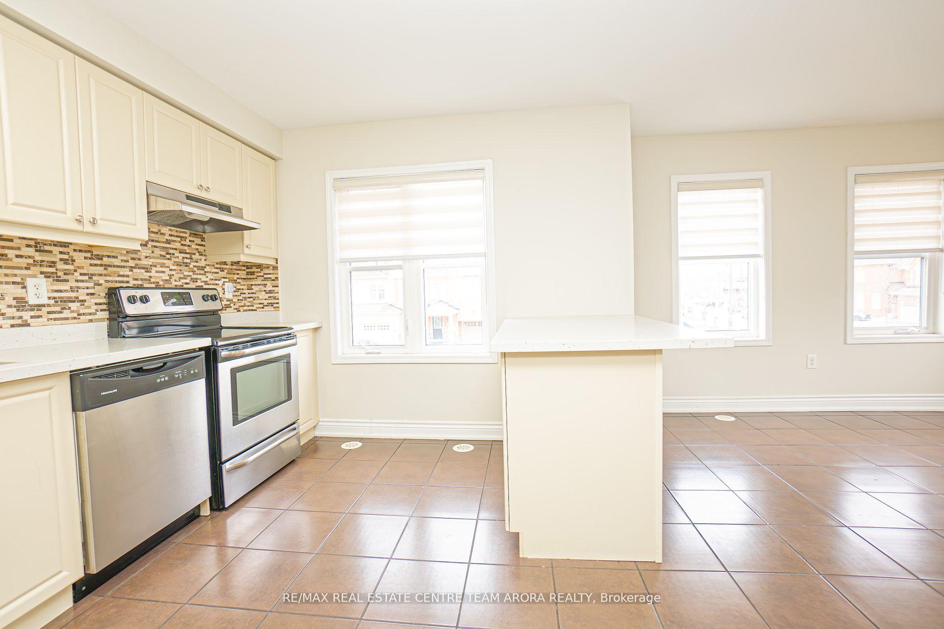 Photo 9 of 69 Betterton Crescent, Brampton, Northwest Brampton — HOMEH