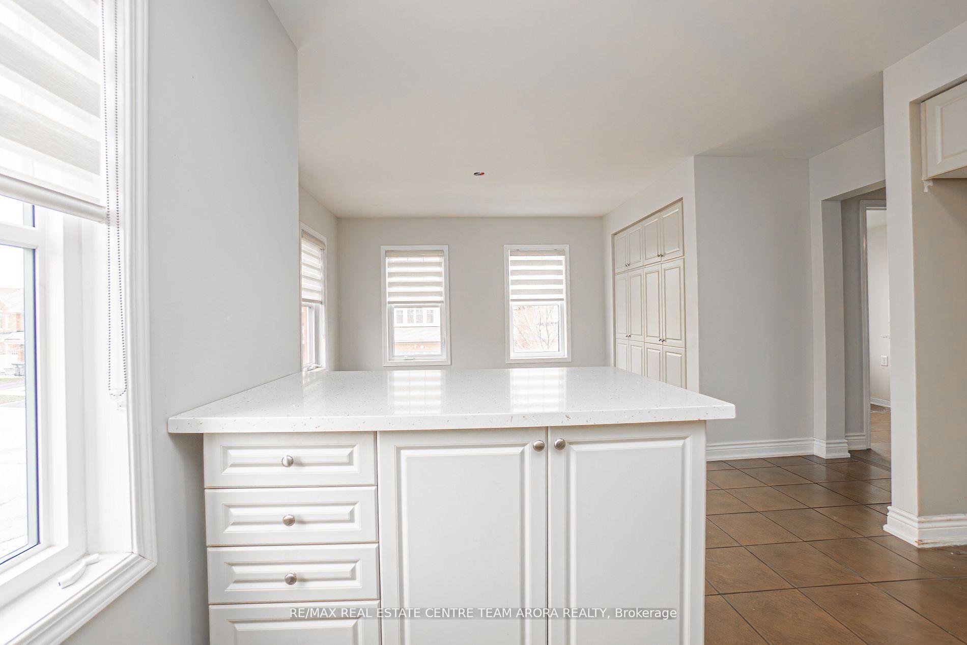 Photo 10 of 69 Betterton Crescent, Brampton, Northwest Brampton — HOMEH