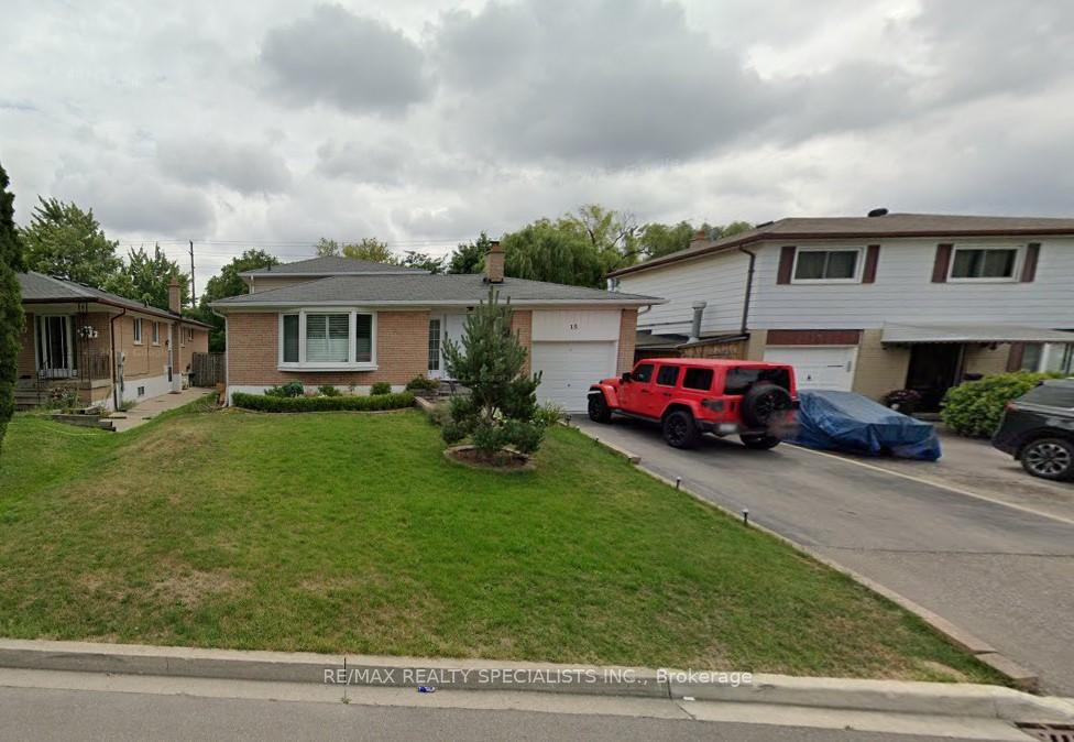 Front of Unit Room 3, 15 Caldwell Crescent