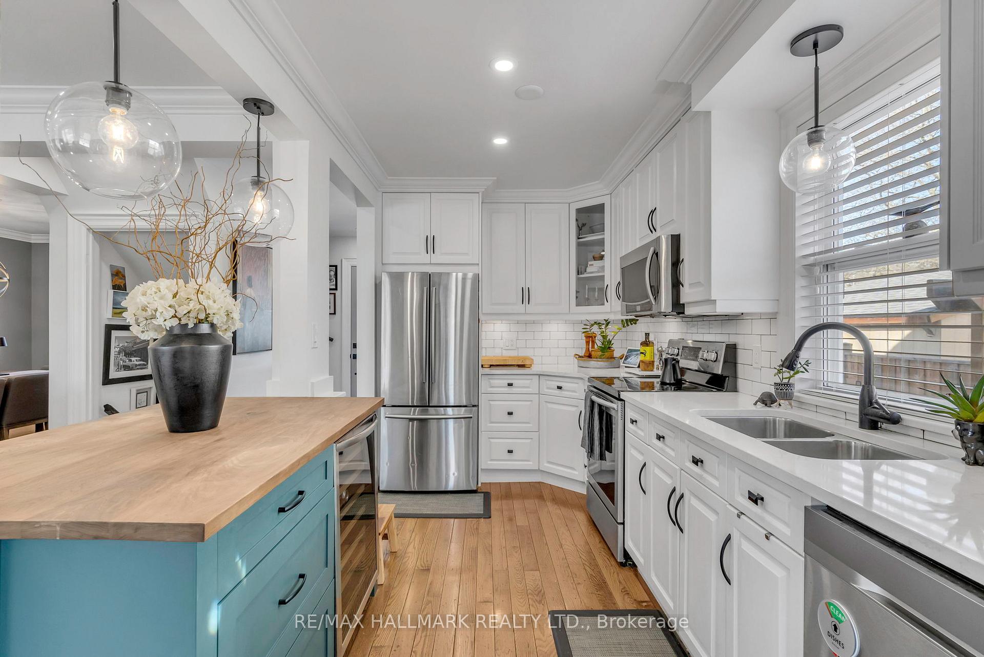 Photo 2 of 10 Mckay Road, Hamilton, Dundas — HOMEH