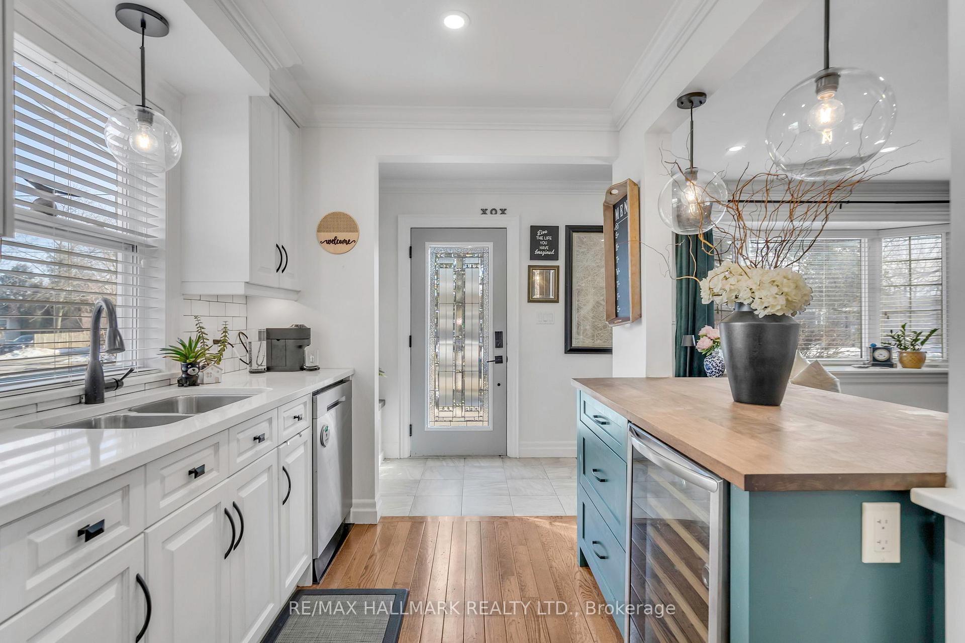 Photo 3 of 10 Mckay Road, Hamilton, Dundas — HOMEH