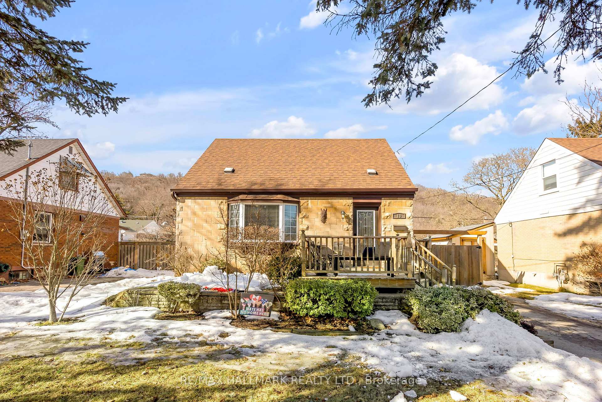 Photo 5 of 10 Mckay Road, Hamilton, Dundas — HOMEH