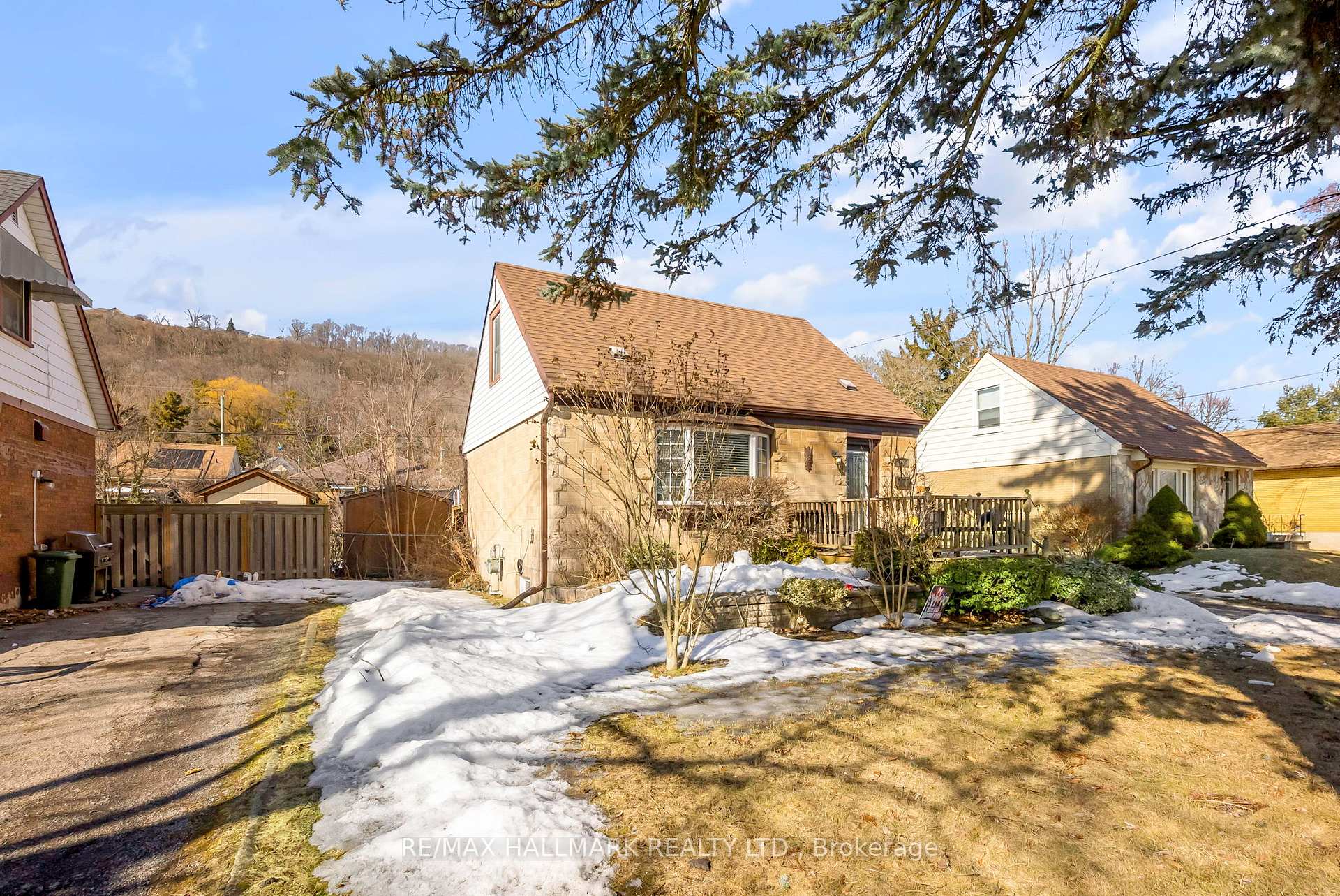 Photo 7 of 10 Mckay Road, Hamilton, Dundas — HOMEH