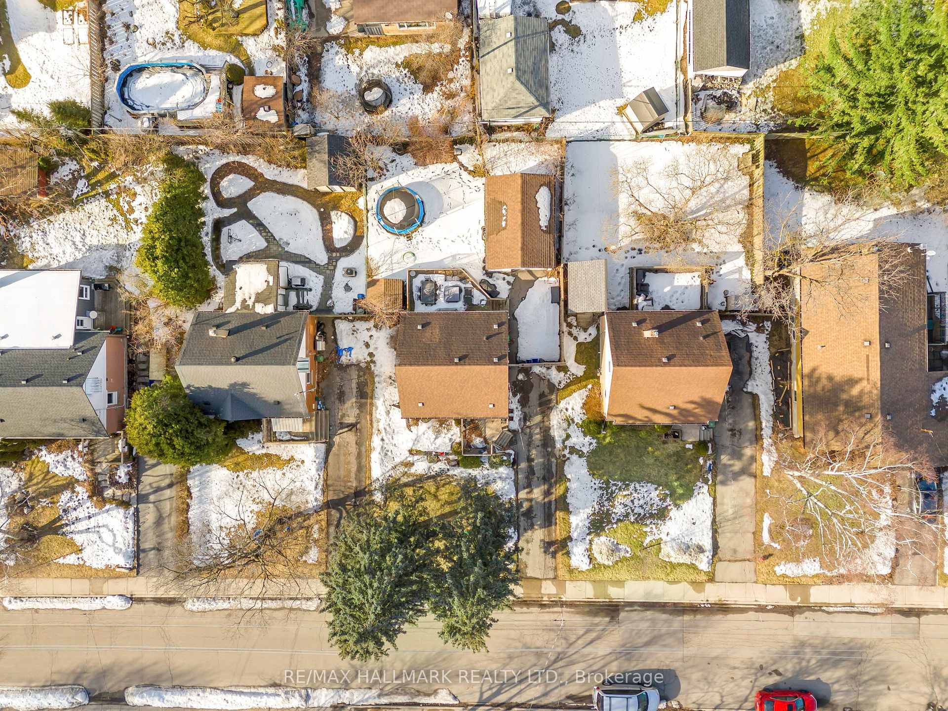 Photo 8 of 10 Mckay Road, Hamilton, Dundas — HOMEH