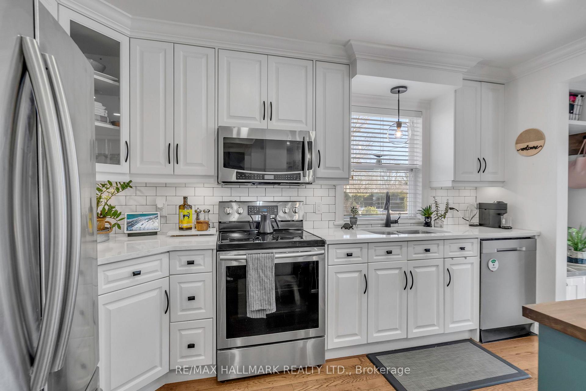 Photo 19 of 10 Mckay Road, Hamilton, Dundas — HOMEH