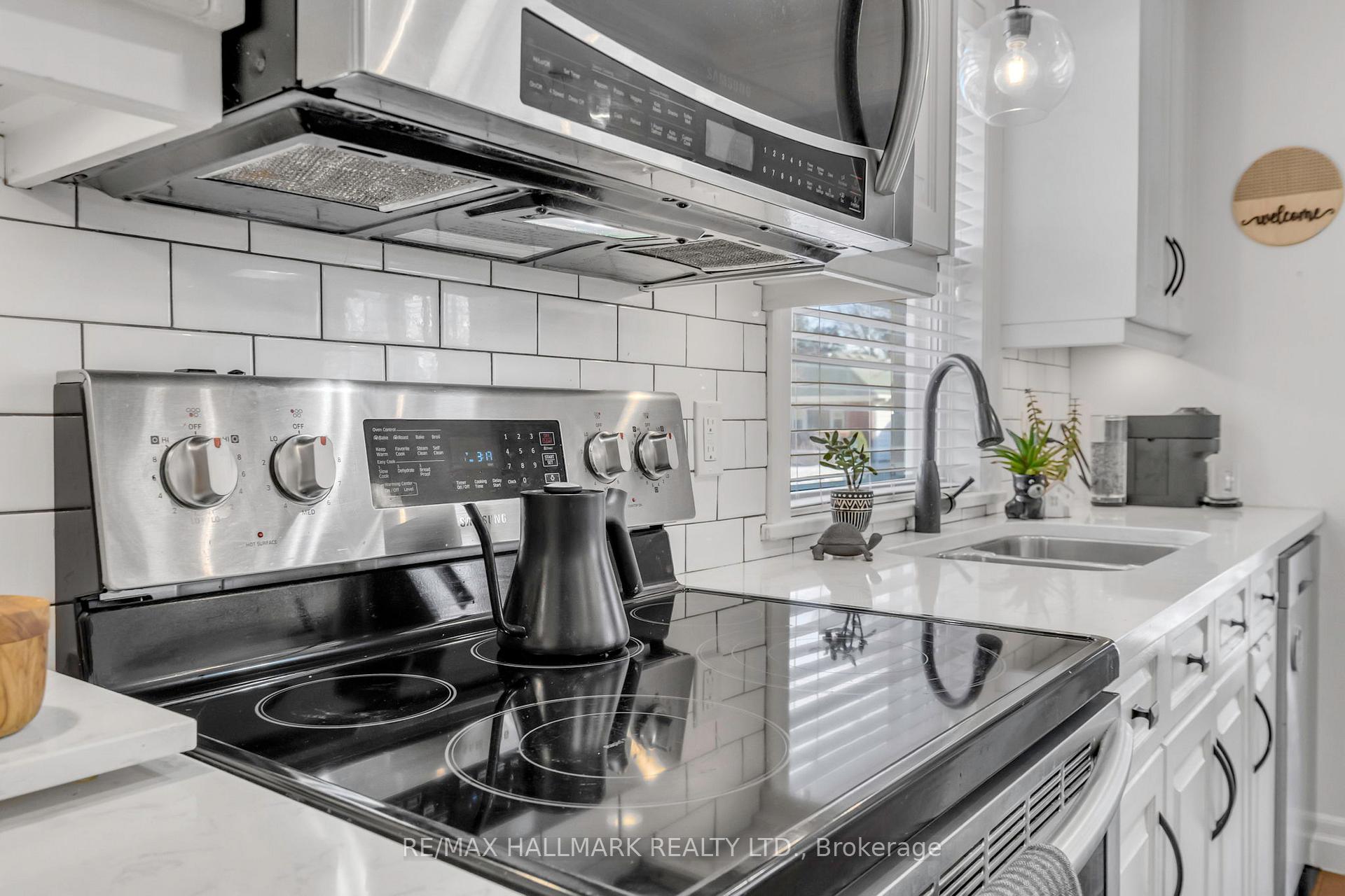 Photo 20 of 10 Mckay Road, Hamilton, Dundas — HOMEH
