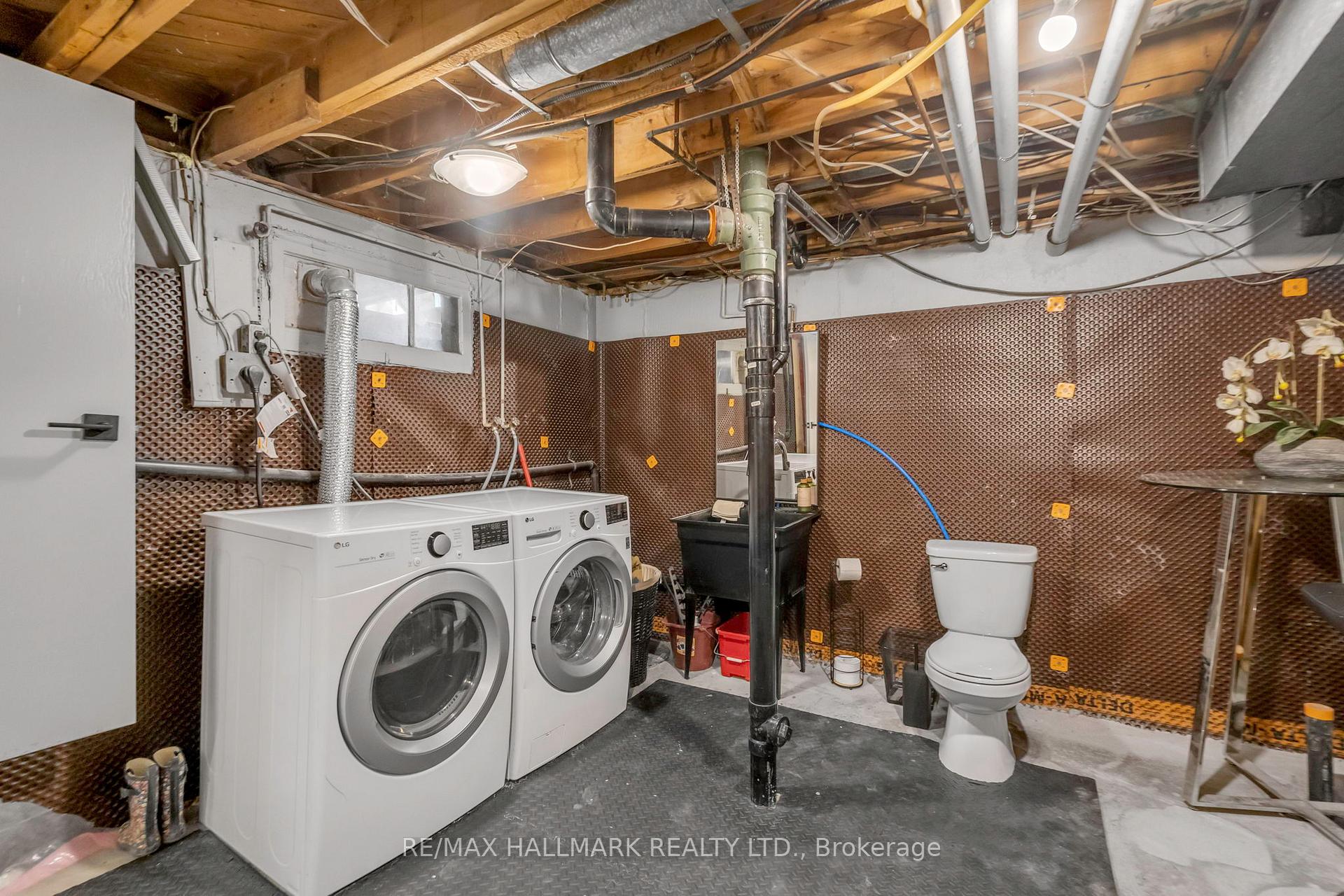 Photo 36 of 10 Mckay Road, Hamilton, Dundas — HOMEH